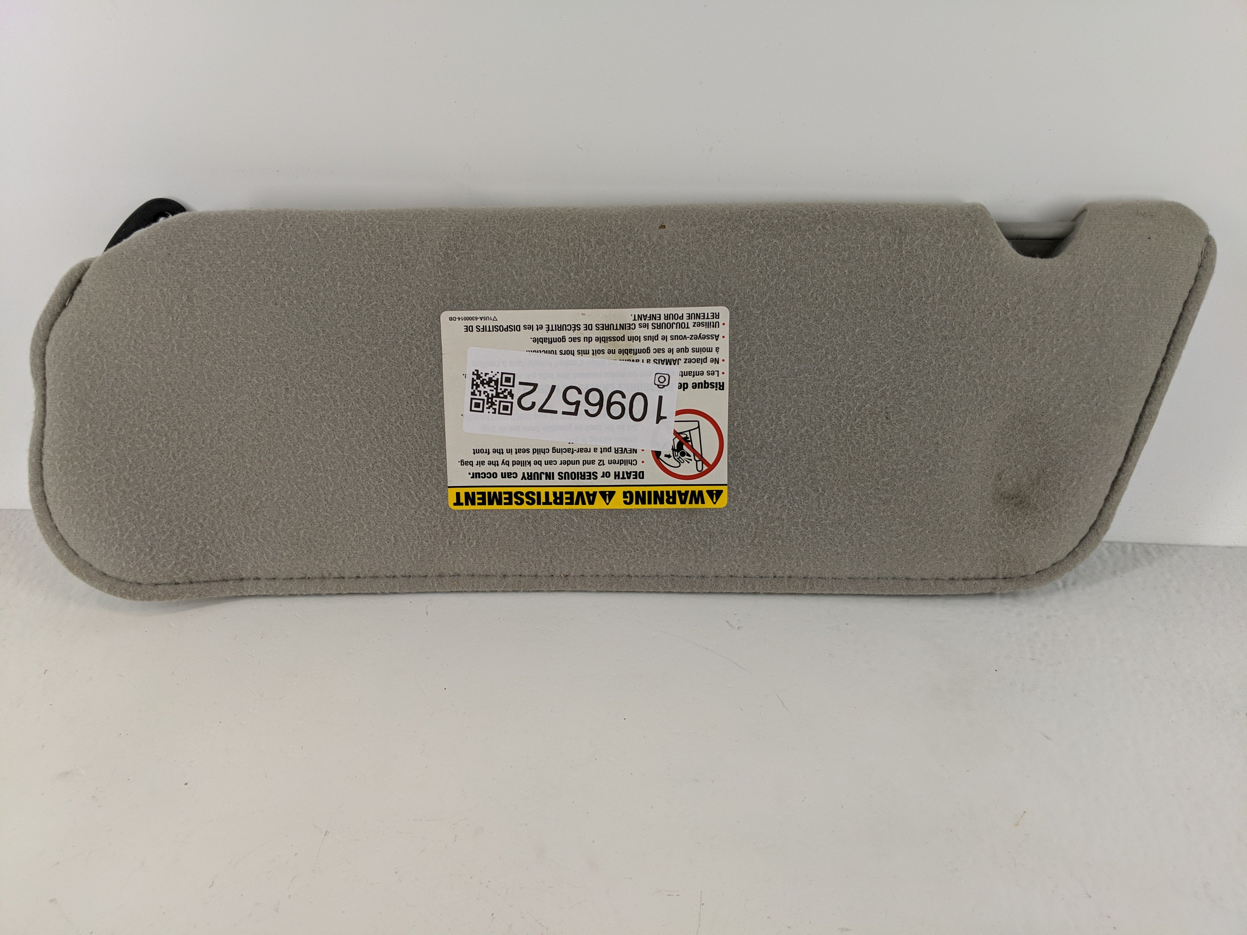 2004-2006 Ford Ranger Sun Visor Shade Replacement Passenger Right Mirror Fits Fits 2004 2005 2006 OEM Used Auto Parts - Oemusedautoparts1.com