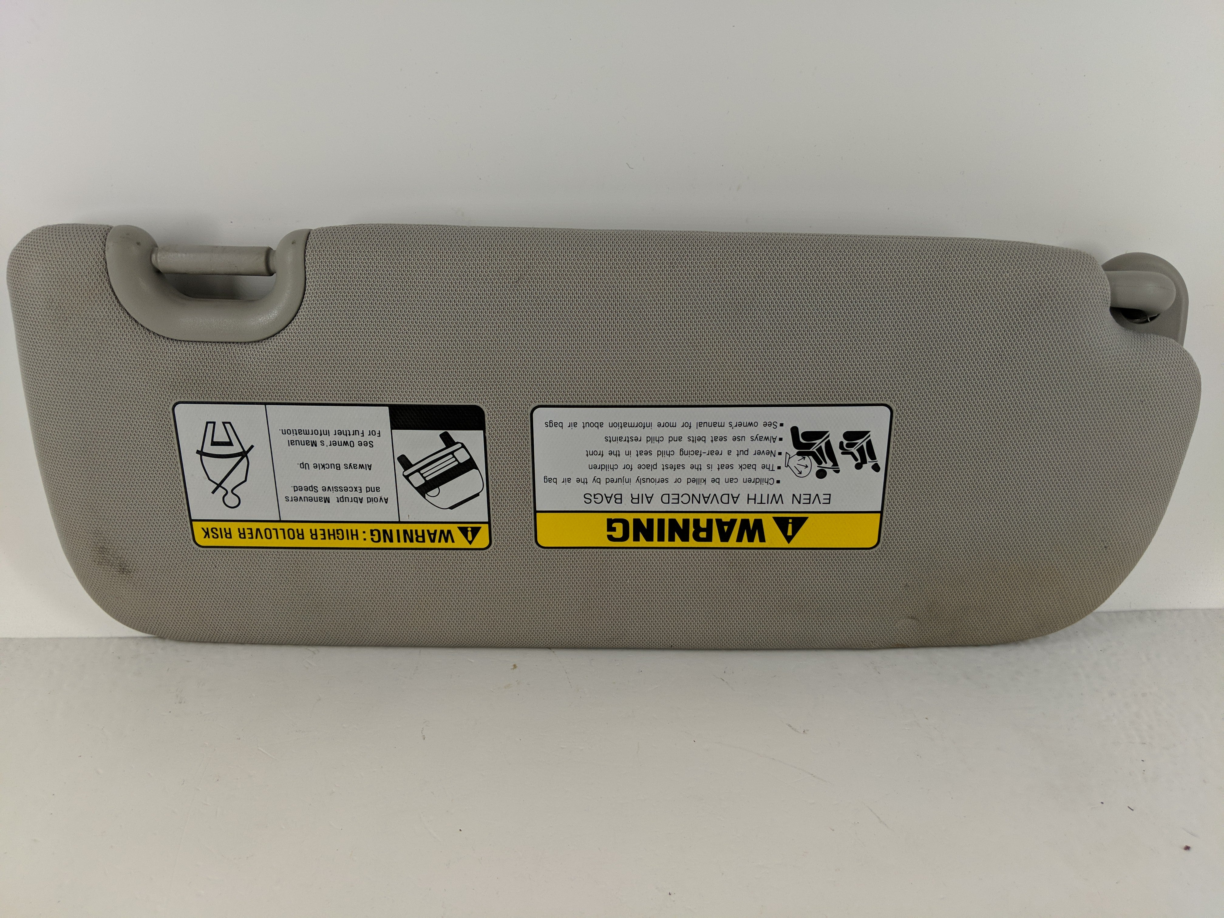 2013-2019 Hyundai Santa Fe Sun Visor Shade Replacement Driver Left Mirror Fits Fits 2013 2014 2015 2016 2017 2018 2019 OEM Used Auto Parts - Oemusedautoparts1.com