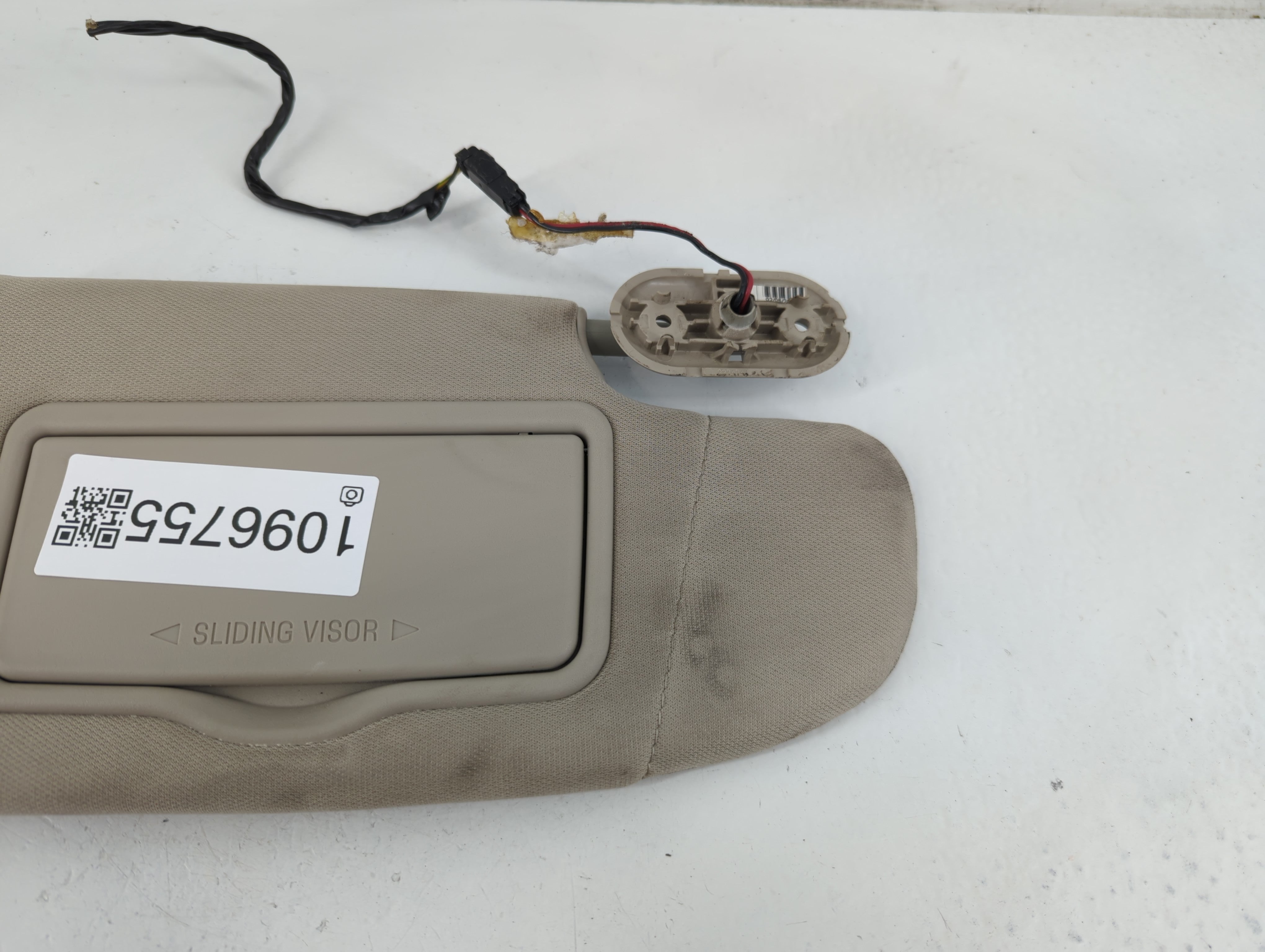 2010-2012 Ford Fusion Sun Visor Shade Replacement Passenger Right Mirror Fits Fits 2010 2011 2012 OEM Used Auto Parts - Oemusedautoparts1.com