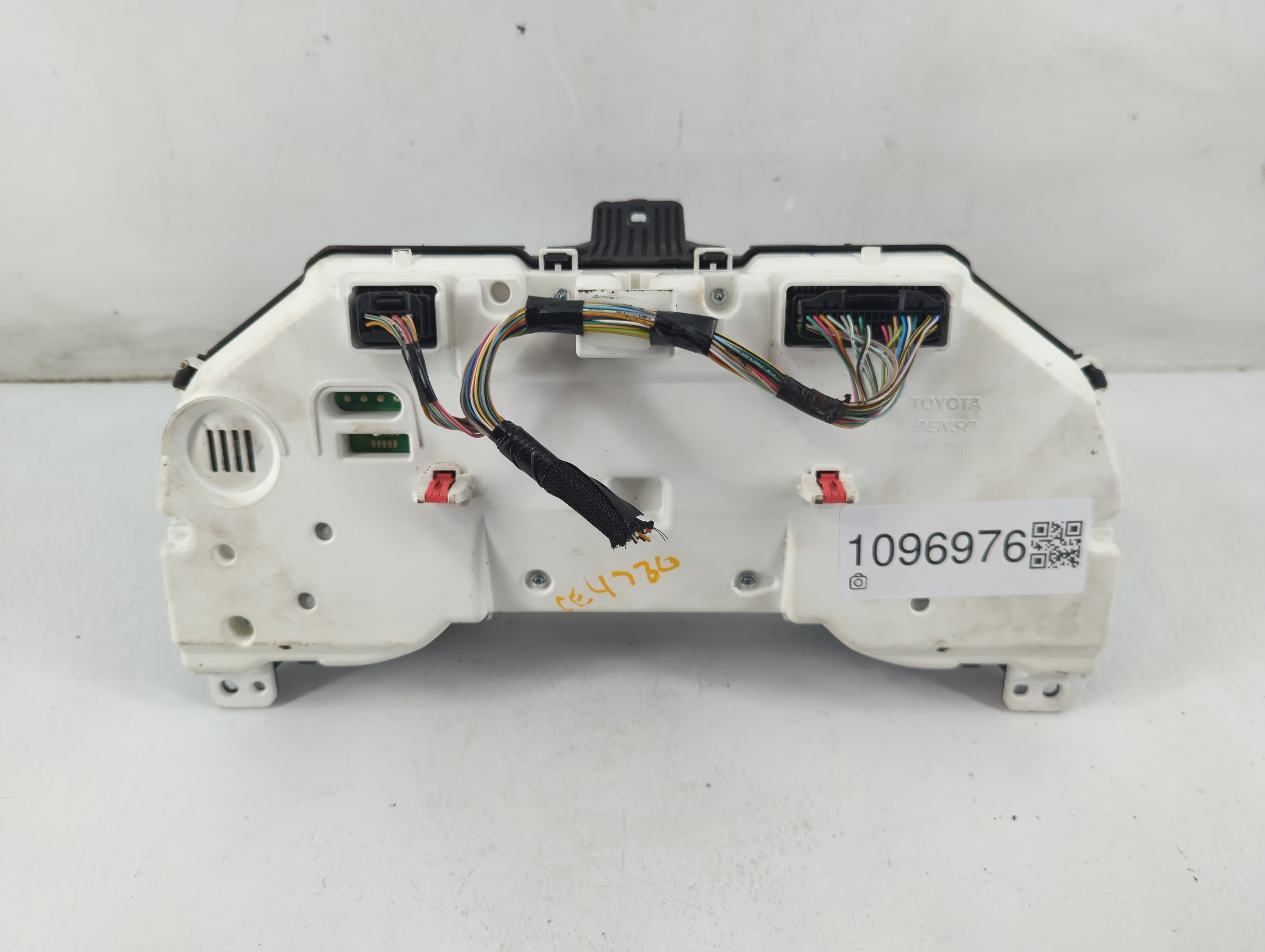 2019-2022 Toyota Camry Instrument Cluster Speedometer Gauges P/N:83800-0XD22 Fits Fits 2019 2020 2021 2022 OEM Used Auto Parts - Oemusedautoparts1.com