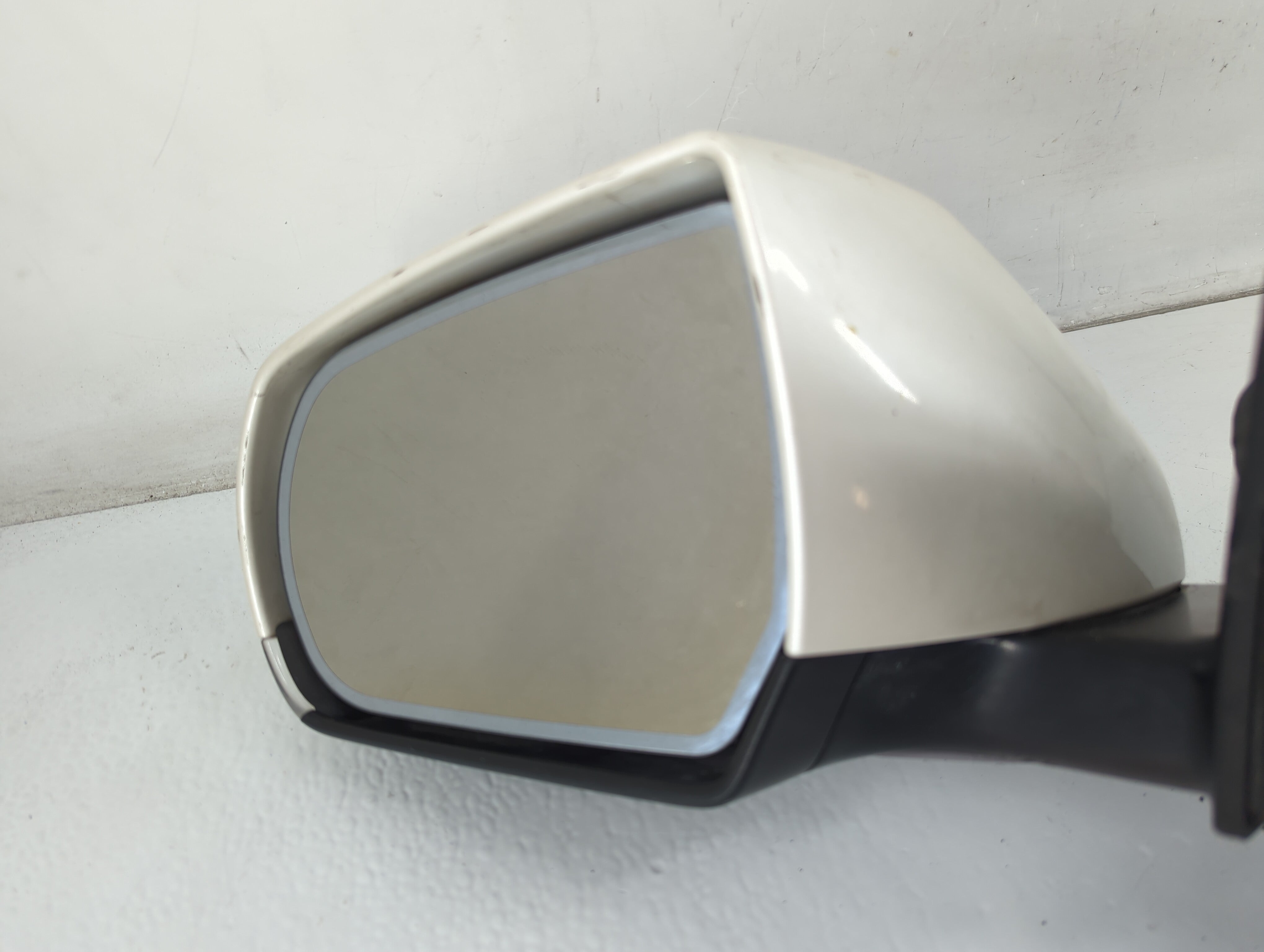 2014-2018 Cadillac Ats Side Mirror Replacement Driver Left View Door Mirror P/N:23123008 Fits Fits 2014 2015 2016 2018 OEM Used Auto Parts - Oemusedautoparts1.com