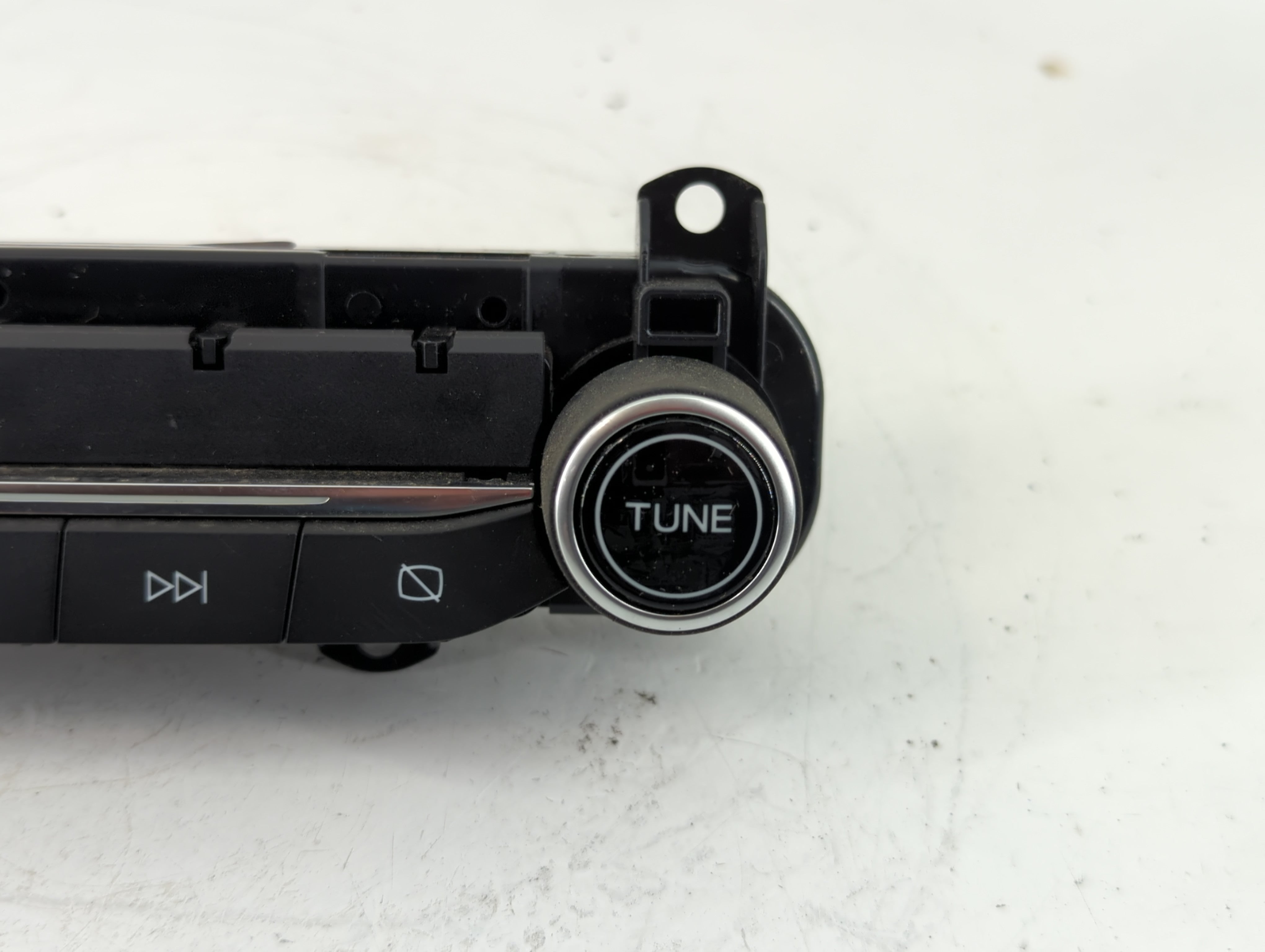 2018-2020 Ford Ecosport Radio AM FM Cd Player Receiver Replacement P/N:GN15-18K811-HE Fits Fits 2018 2019 2020 OEM Used Auto Parts - Oemusedautoparts1.com