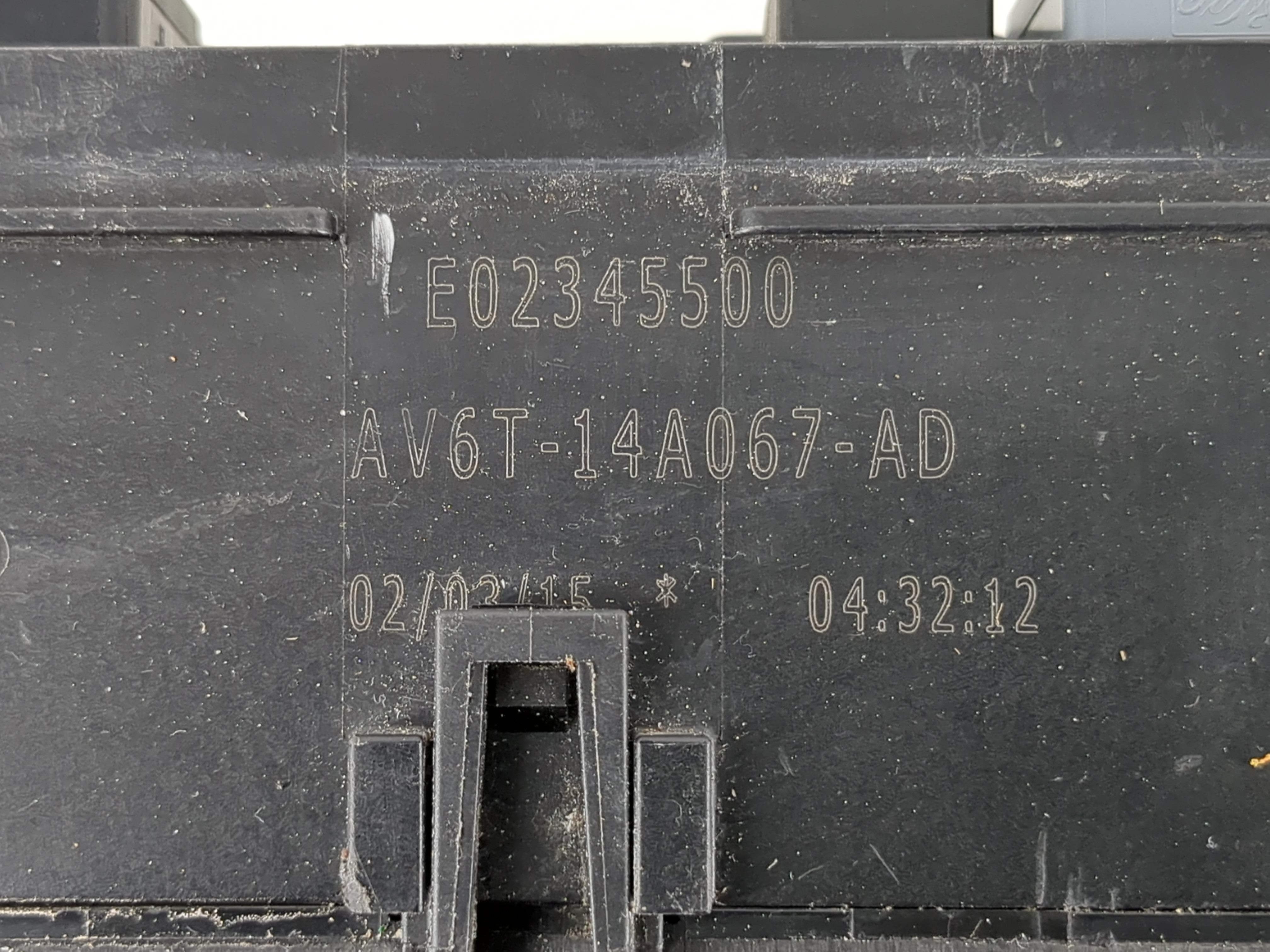 2013-2016 Ford Escape Fusebox Fuse Box Panel Relay Module P/N:AV6T-14A067-AD Fits Fits 2013 2014 2015 2016 OEM Used Auto Parts - Oemusedautoparts1.com