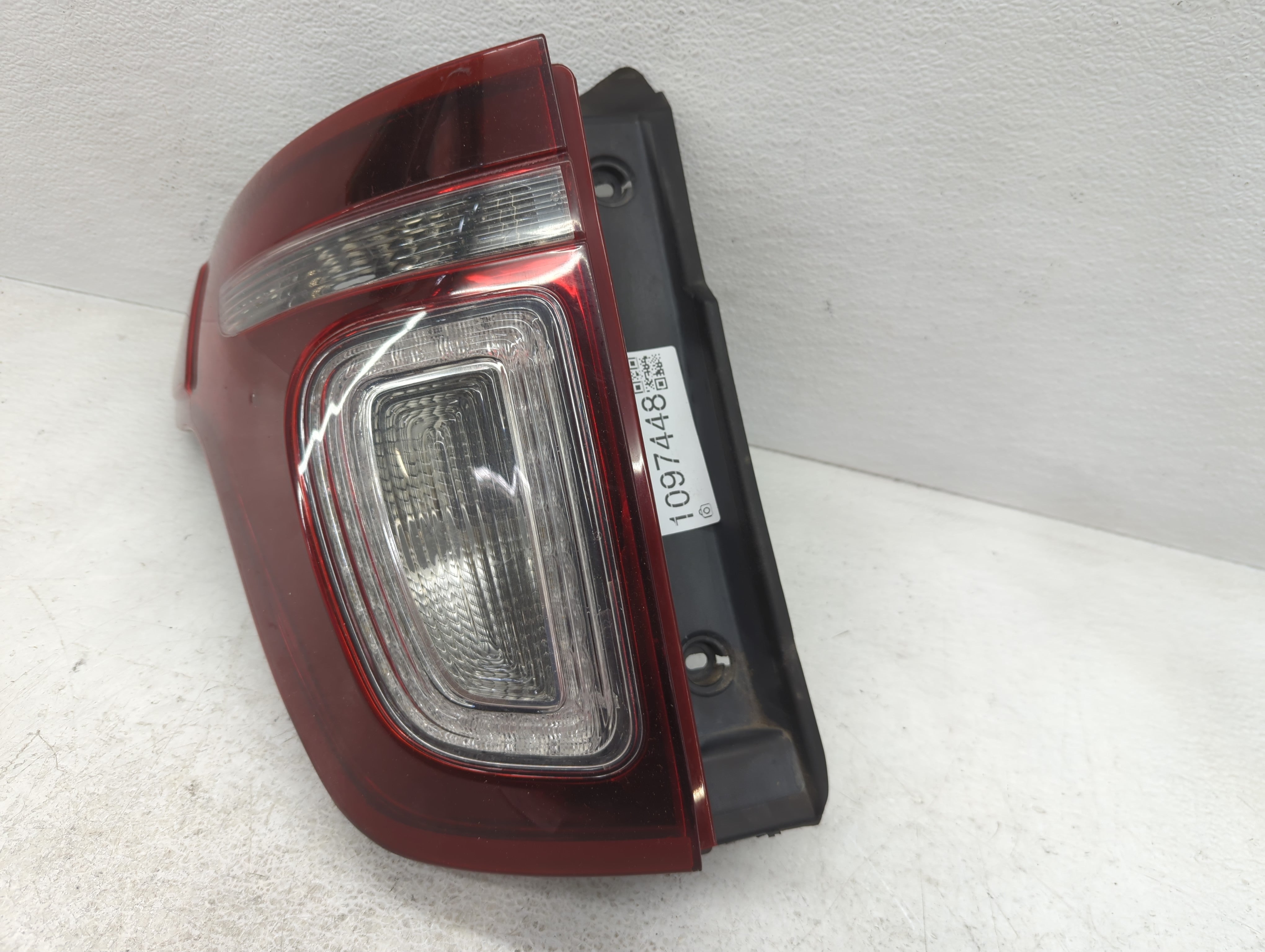 2011-2015 Ford Explorer Tail Light Assembly Driver Left OEM P/N:BB5X-13441-A Fits Fits 2011 2012 2013 2014 2015 OEM Used Auto Parts - Oemusedautoparts1.com
