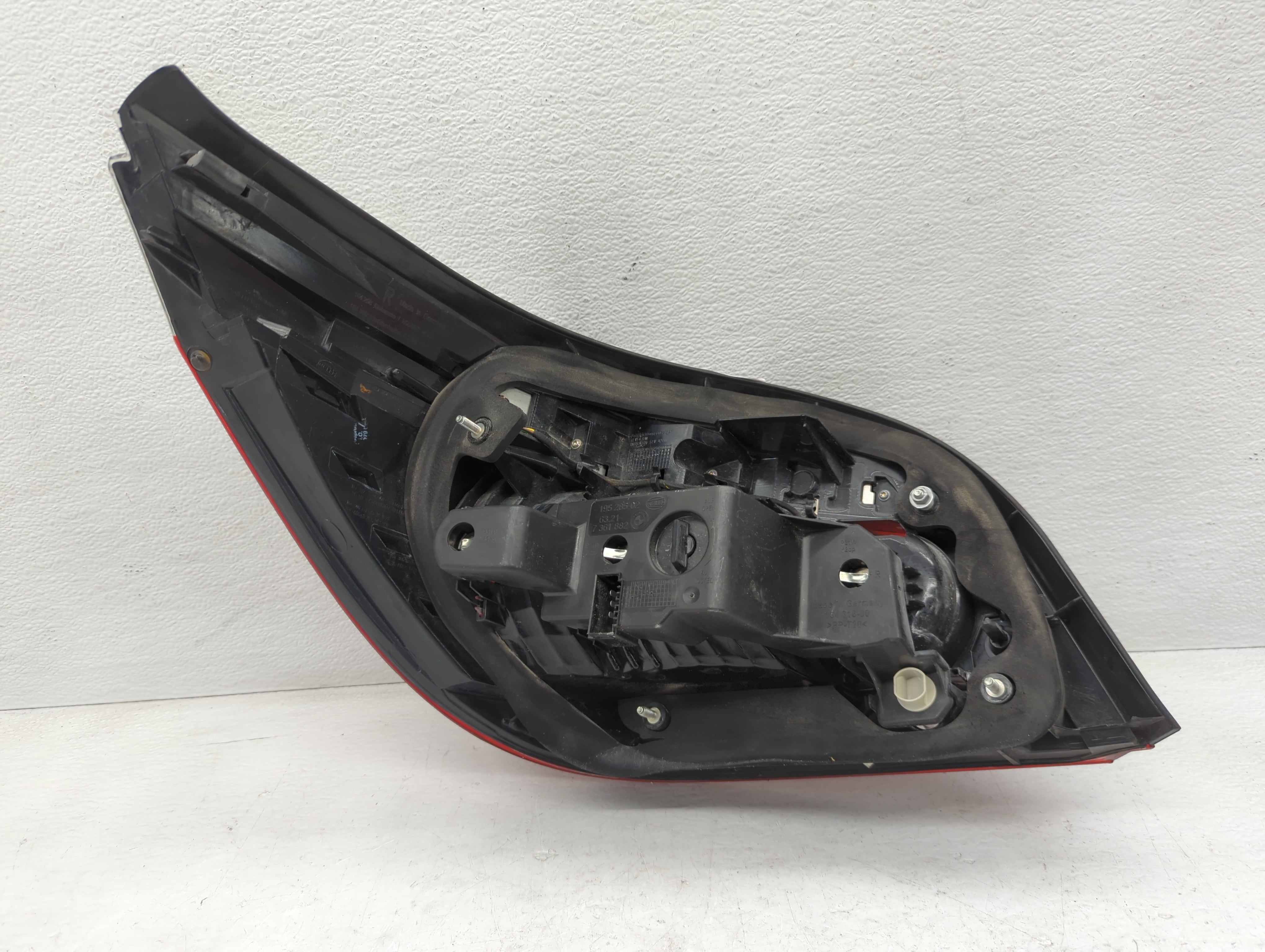 2008-2010 Bmw 535i Tail Light Assembly Passenger Right OEM P/N:7 361 882 Fits Fits 2008 2009 2010 OEM Used Auto Parts - Oemusedautoparts1.com