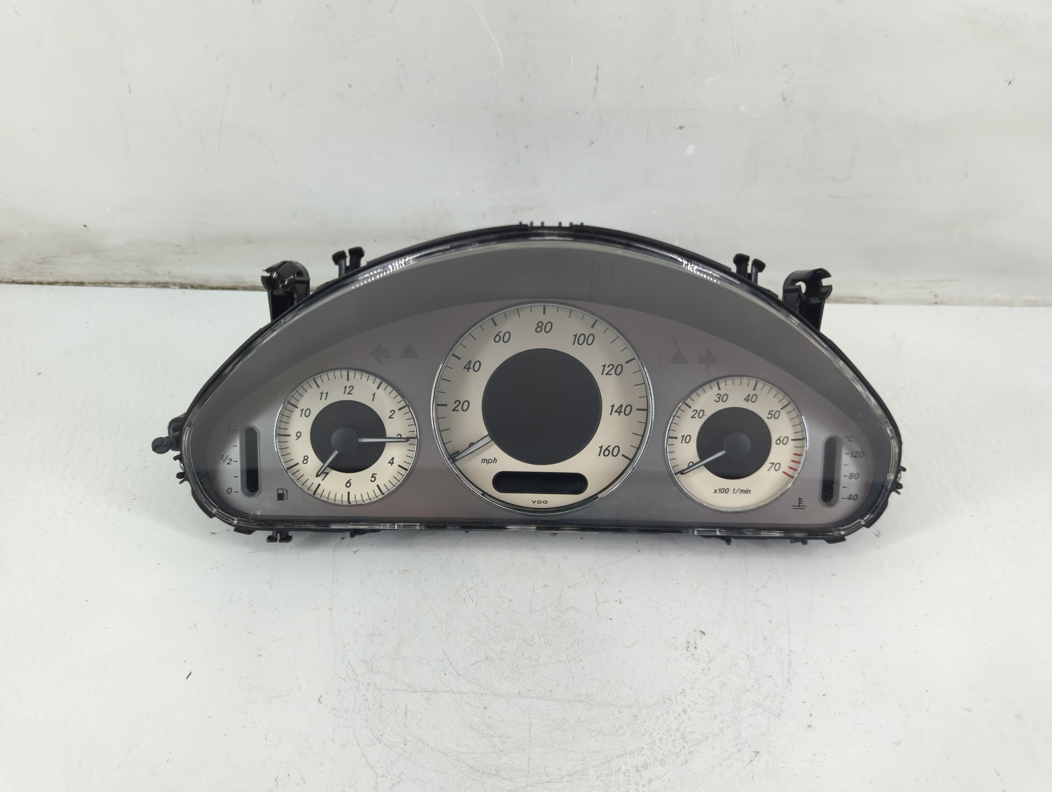 2007-2008 Mercedes-Benz E350 Instrument Cluster Speedometer Gauges P/N:A 211 540 59 48 Fits Fits 2007 2008 OEM Used Auto Parts - Oemusedautoparts1.com
