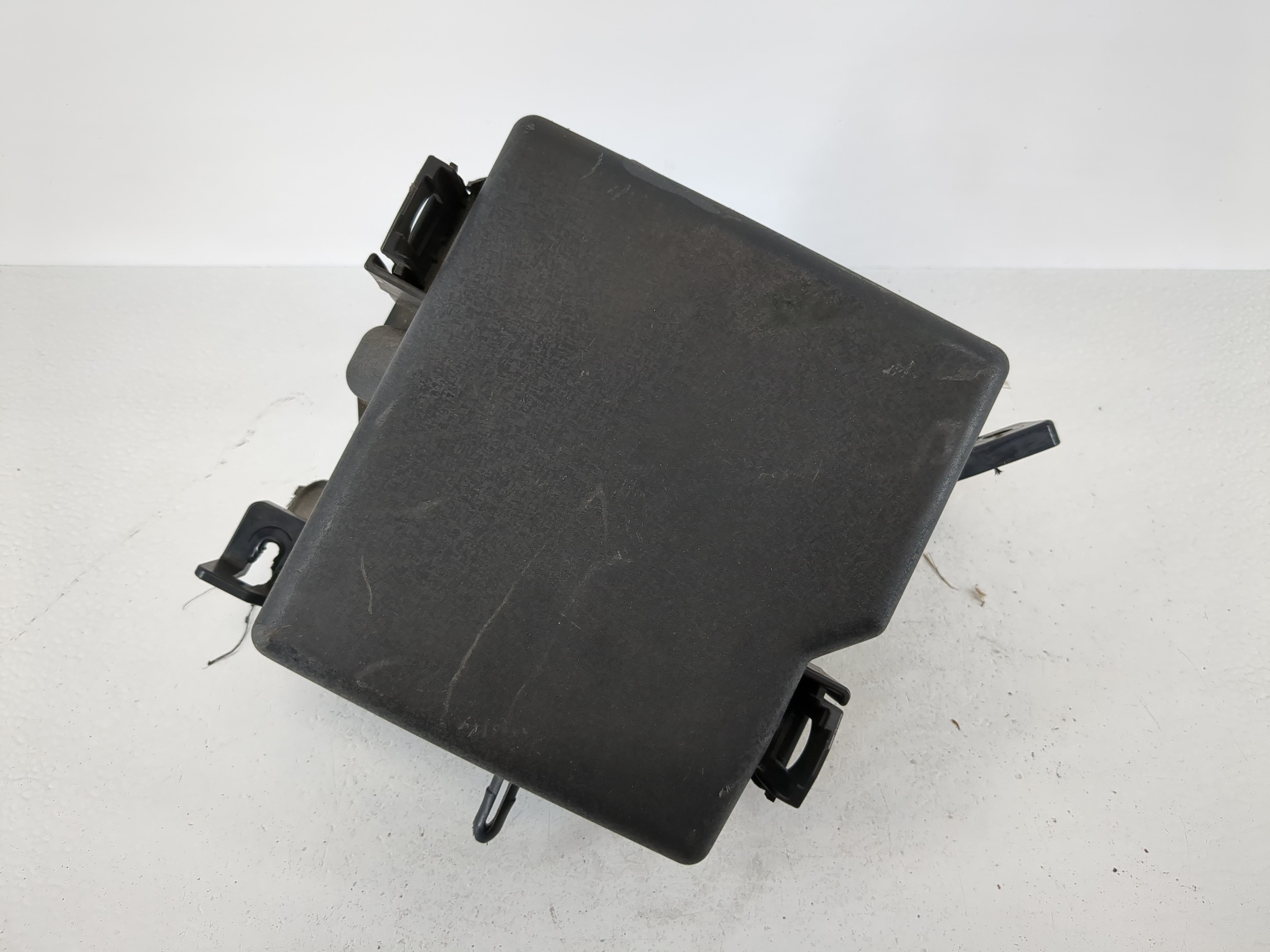 2016-2018 Kia Sorento Fusebox Fuse Box Panel Relay Module P/N:T96141637216 Fits Fits 2016 2017 2018 OEM Used Auto Parts - Oemusedautoparts1.com