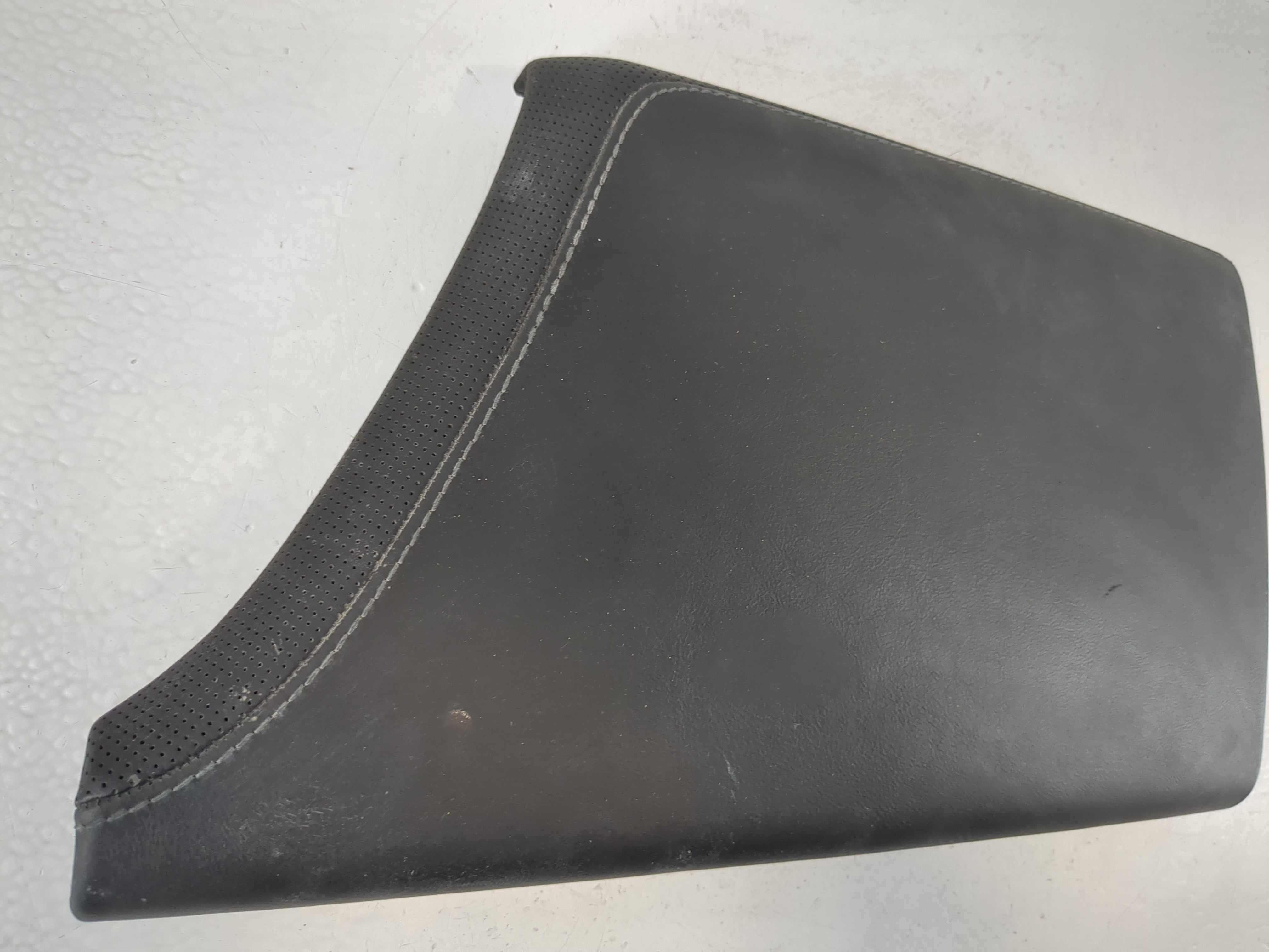 2015 Cadillac Cts Center Console Armrest Cover Lid Fits OEM Used Auto Parts - Oemusedautoparts1.com