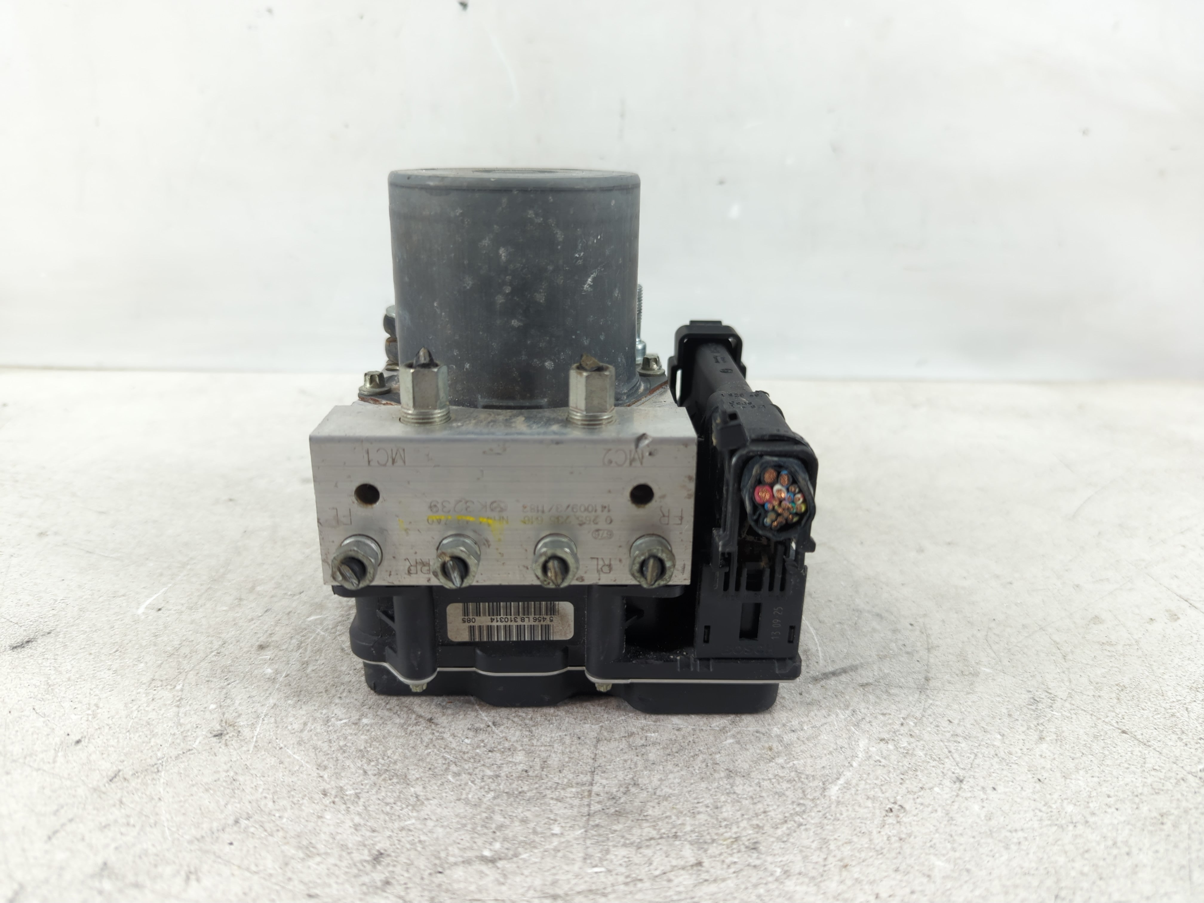 2009-2015 Mazda Mx-5 Miata ABS Pump Control Module Replacement P/N:NH44 43 7A0 Fits Fits 2009 2010 2011 2012 2013 2014 2015 OEM Used Auto Parts - Oemusedautoparts1.com