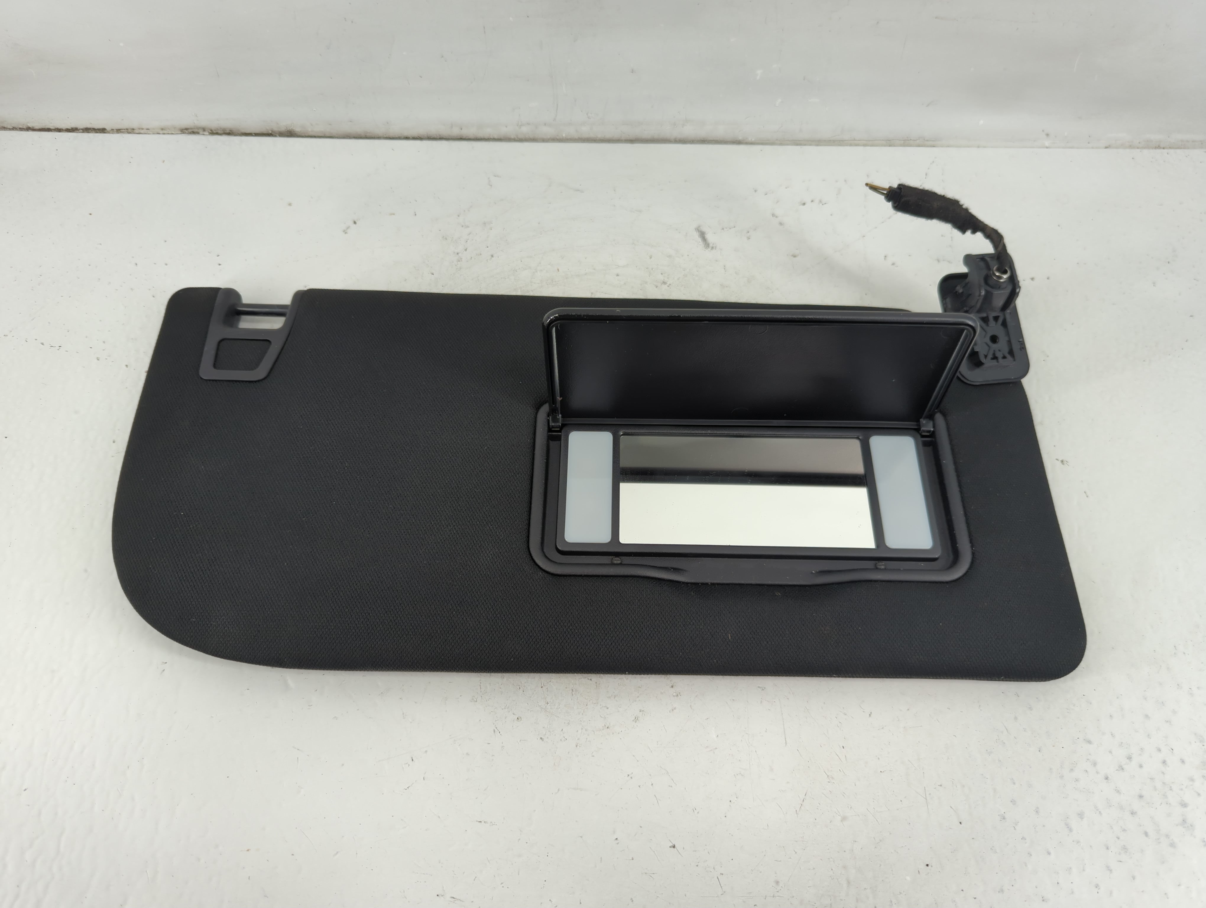 2015-2022 Ford Mustang Sun Visor Shade Replacement Passenger Right Mirror Fits Fits 2015 2016 2017 2018 2019 2020 2021 2022 OEM Used Auto Parts - Oemusedautoparts1.com