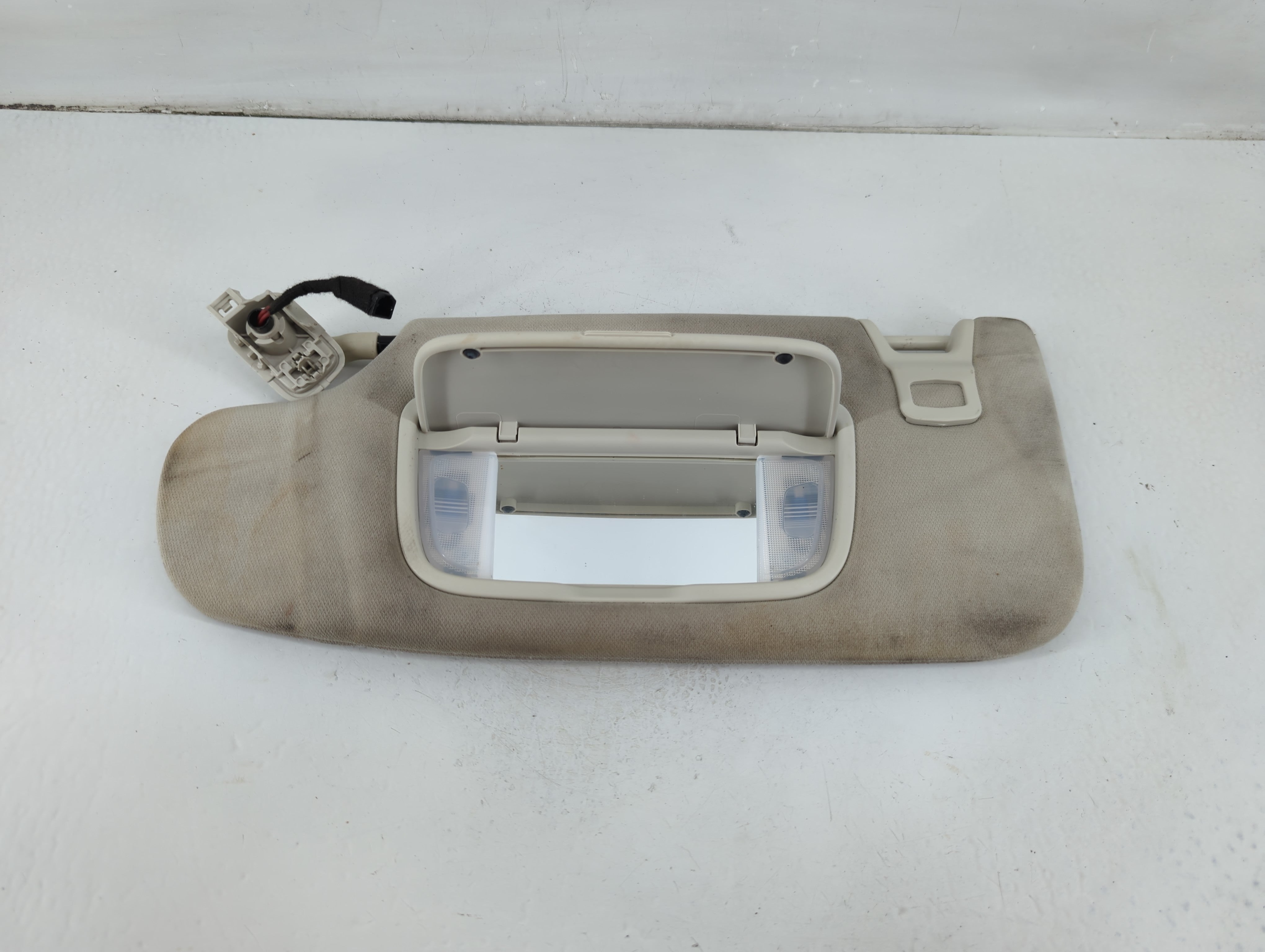 2015-2020 Ford Edge Sun Visor Shade Replacement Driver Left Mirror Fits Fits 2015 2016 2017 2018 2019 2020 OEM Used Auto Parts - Oemusedautoparts1.com
