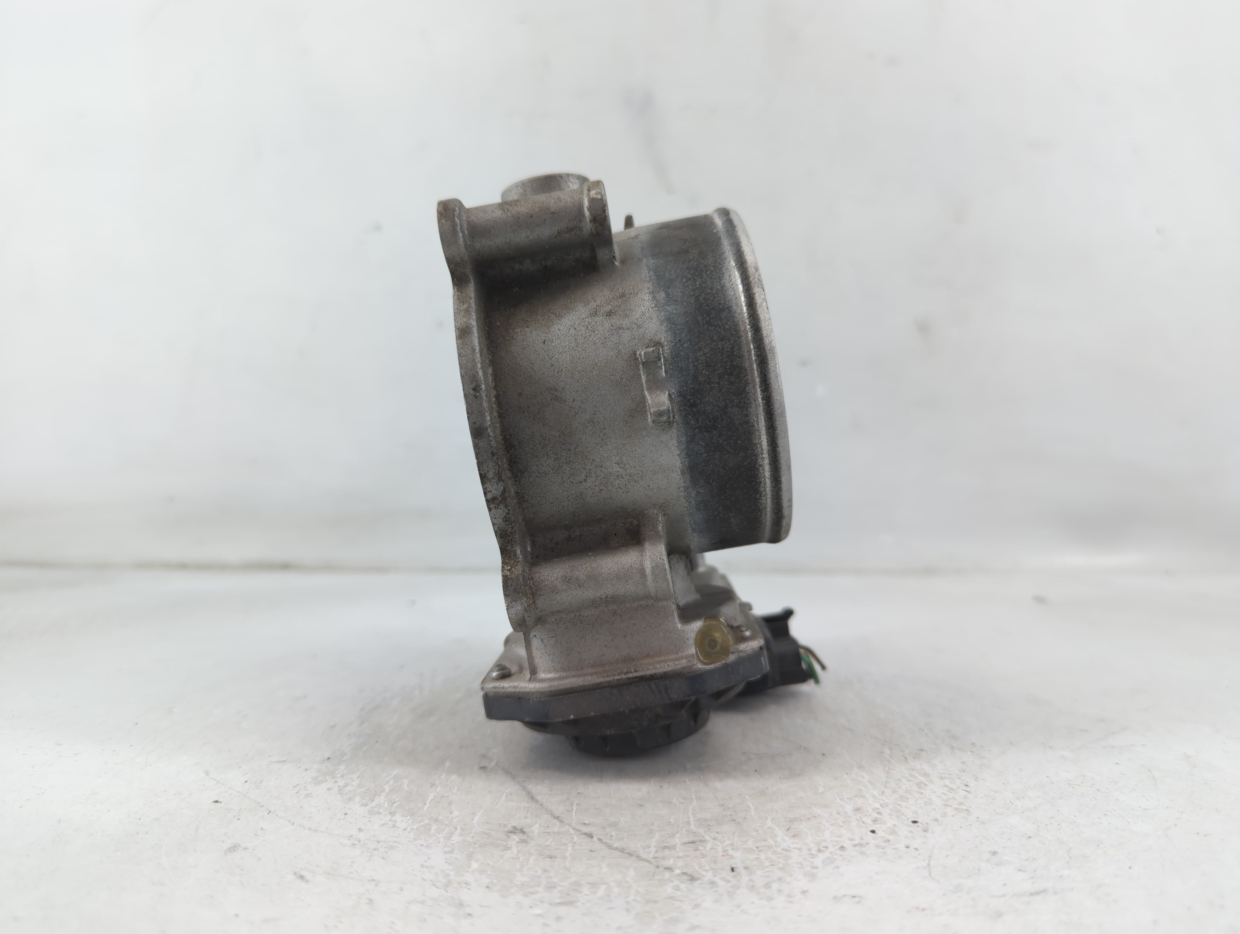 2015-2018 Kia Sedona Throttle Body P/N:35100-3CAA0 Fits Fits 2012 2013 2014 2015 2016 2017 2018 OEM Used Auto Parts - Oemusedautoparts1.com