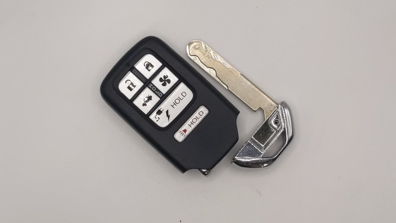 Honda Clarity Plug-In Hybrid Keyless Entry Remote Fob KR5V2X A2C98676600 - Oemusedautoparts1.com