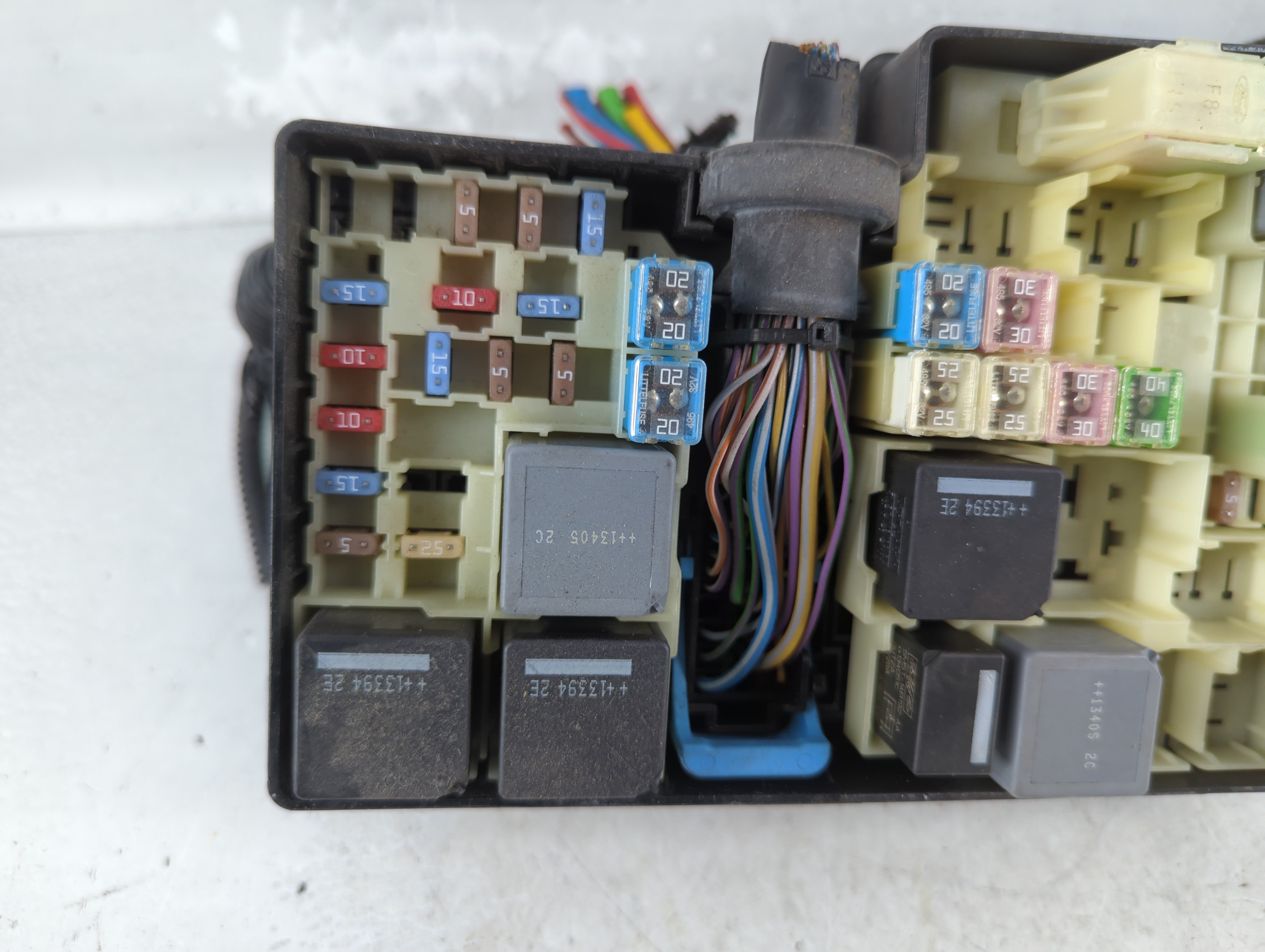 2013-2016 Ford Escape Fusebox Fuse Box Panel Relay Module P/N:AV6T-14A142-AB AV6T-14A067-AD Fits Fits 2013 2014 2015 2016 OEM Used Auto Parts - Oemusedautoparts1.com