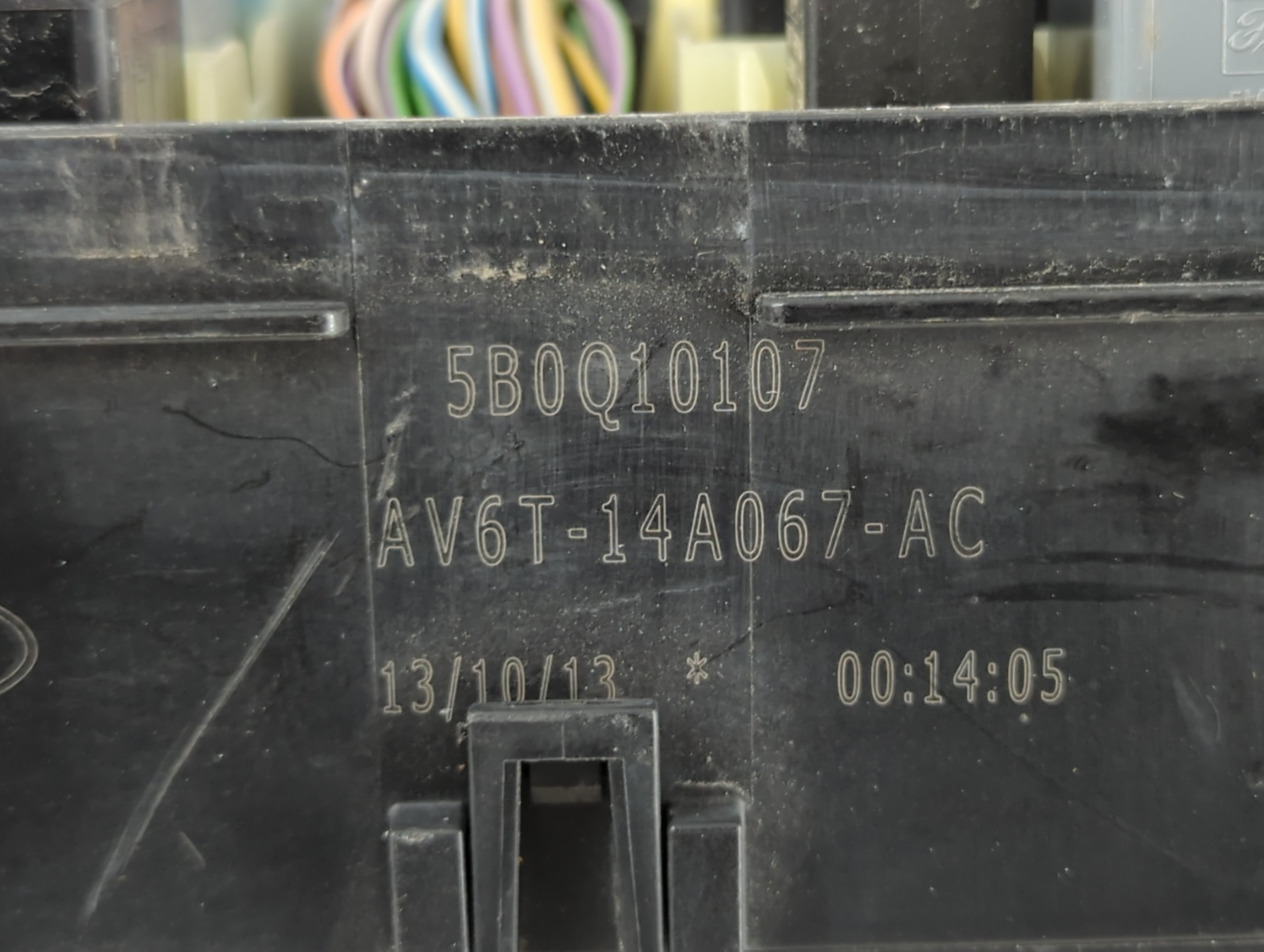 2013-2016 Ford Escape Fusebox Fuse Box Panel Relay Module P/N:AV6T-14A142-AB AV6T-14A067-AD Fits Fits 2013 2014 2015 2016 OEM Used Auto Parts - Oemusedautoparts1.com