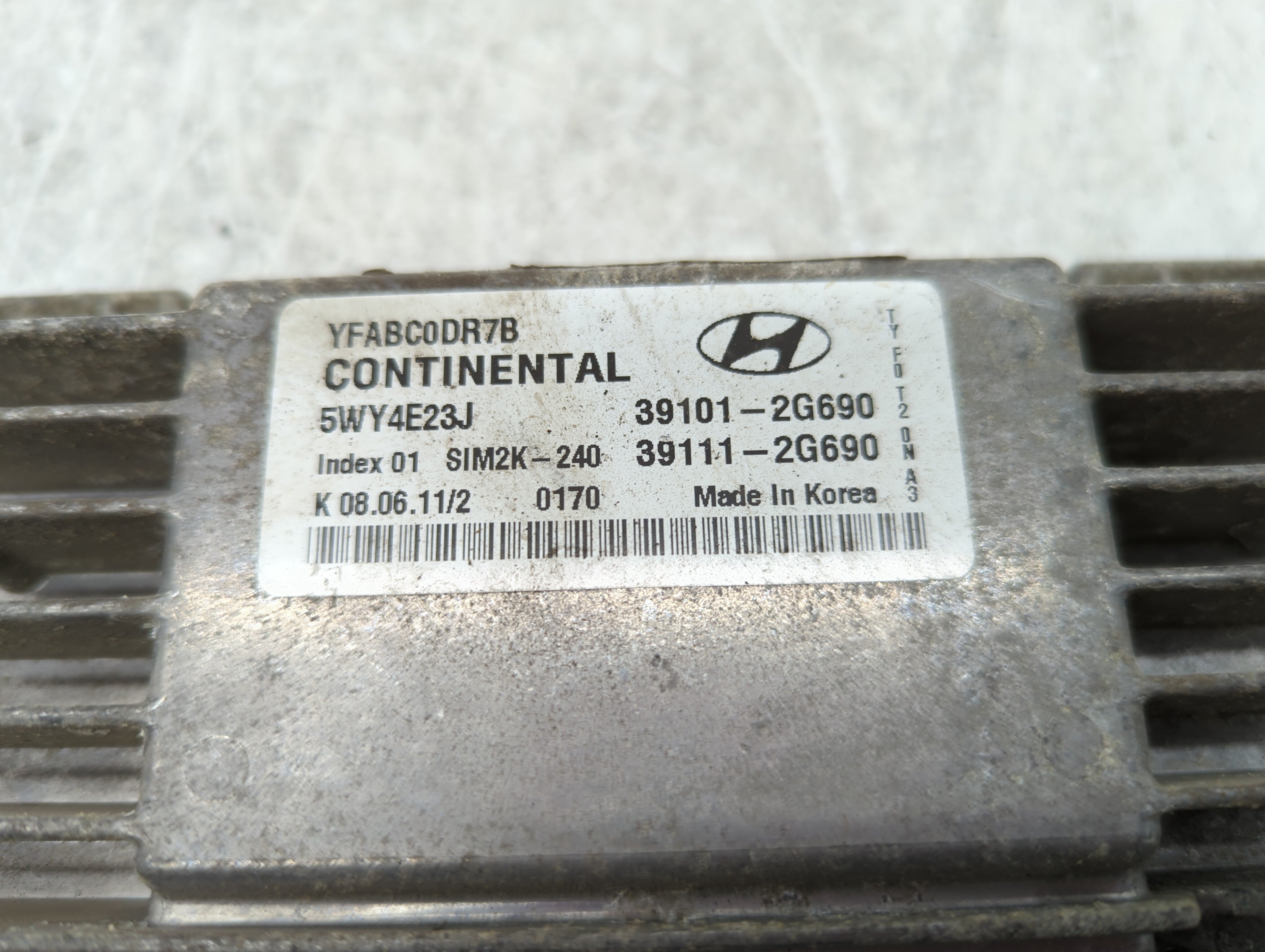 2011-2014 Hyundai Sonata PCM Engine Control Computer ECU ECM PCU OEM P/N:39101-2G692 39111-2G690 Fits Fits 2011 2012 2013 2014 OEM Used Auto Parts - Oemusedautoparts1.com 
