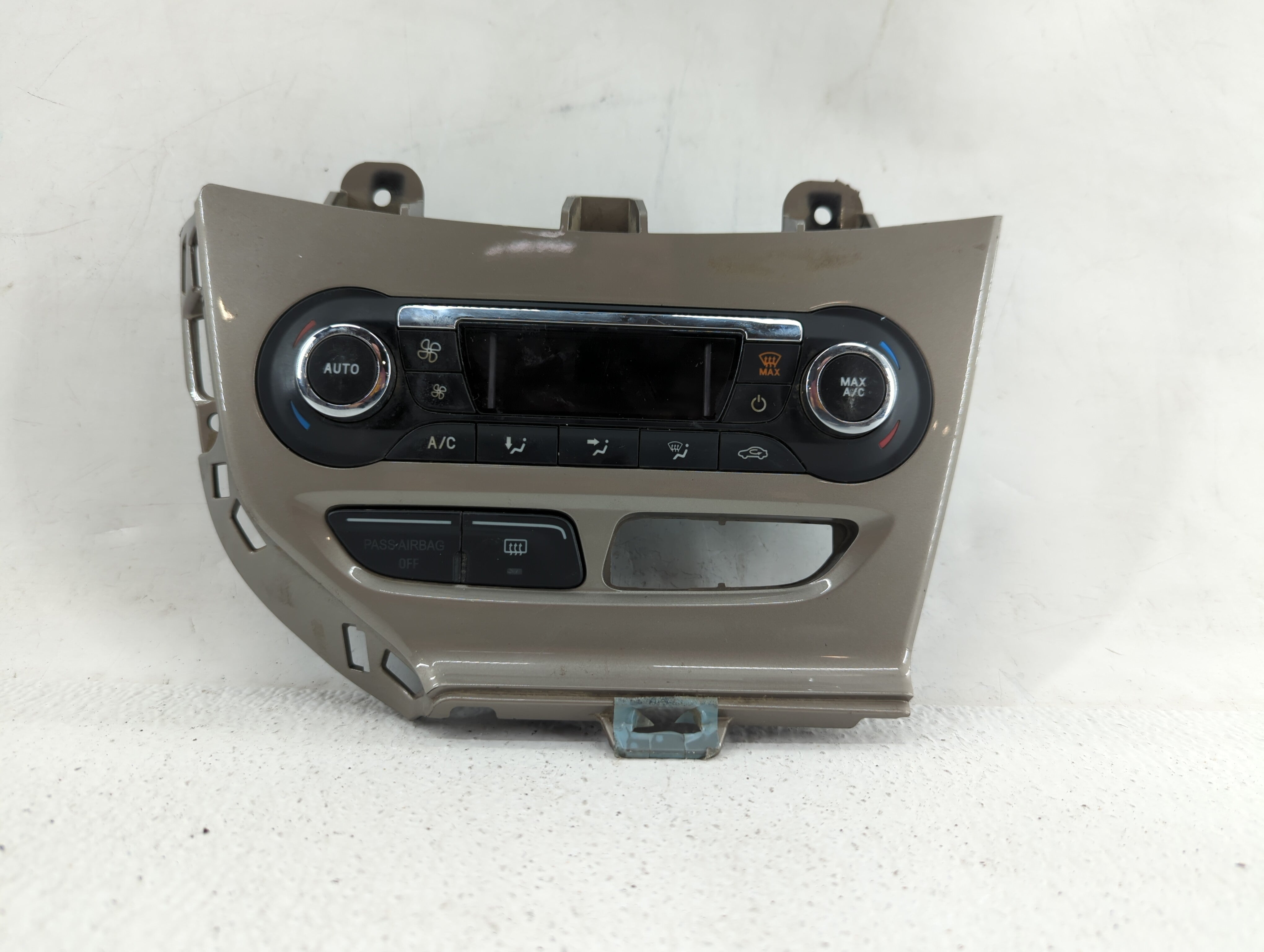2012 Ford Focus Climate Control Module Temperature AC/Heater Replacement P/N:BM51-18522-AC BM51-18522-BC, BM5T-18C612-AJ Fits OEM Used Auto Parts - Oemusedautoparts1.com