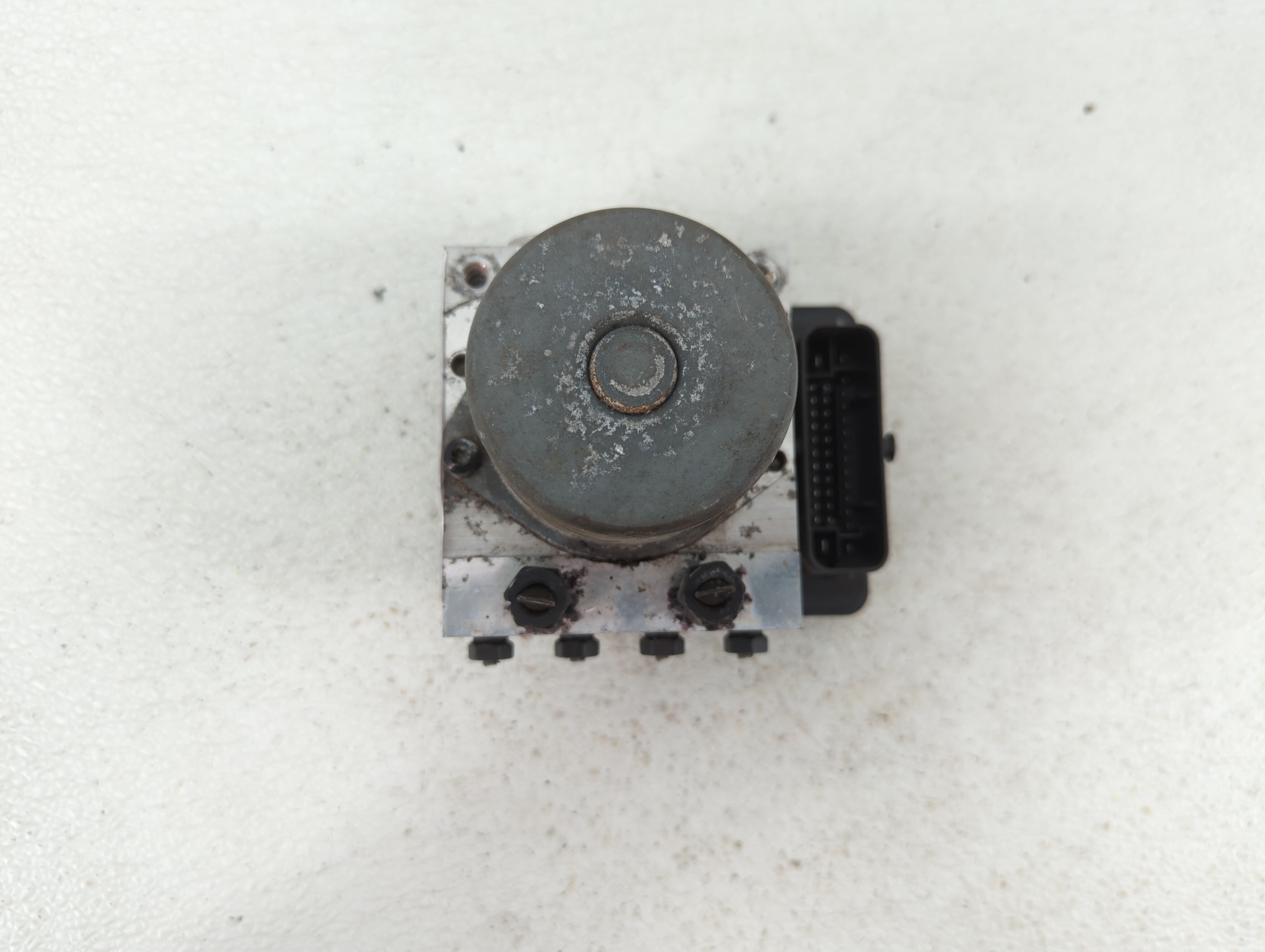 2014-2015 Kia Soul ABS Pump Control Module Replacement P/N:58900-B2506 58929-B2506, 58920-B2506 Fits Fits 2014 2015 OEM Used Auto Parts - Oemusedautoparts1.com