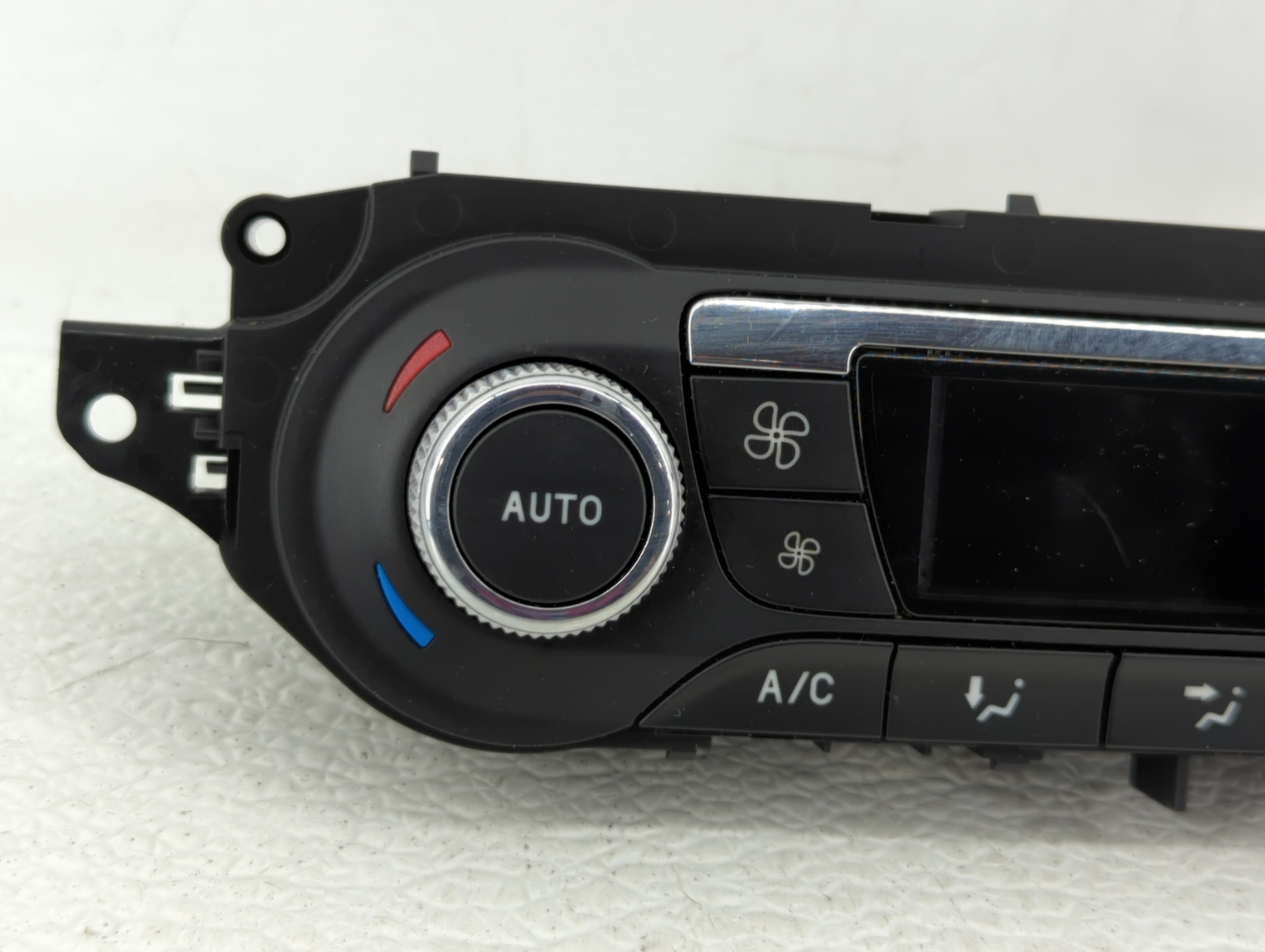 2015-2016 Ford Escape Climate Control Module Temperature AC/Heater Replacement P/N:CJ5T-18C612-BE CJ5T-18C612-BC Fits OEM Used Auto Parts - Oemusedautoparts1.com