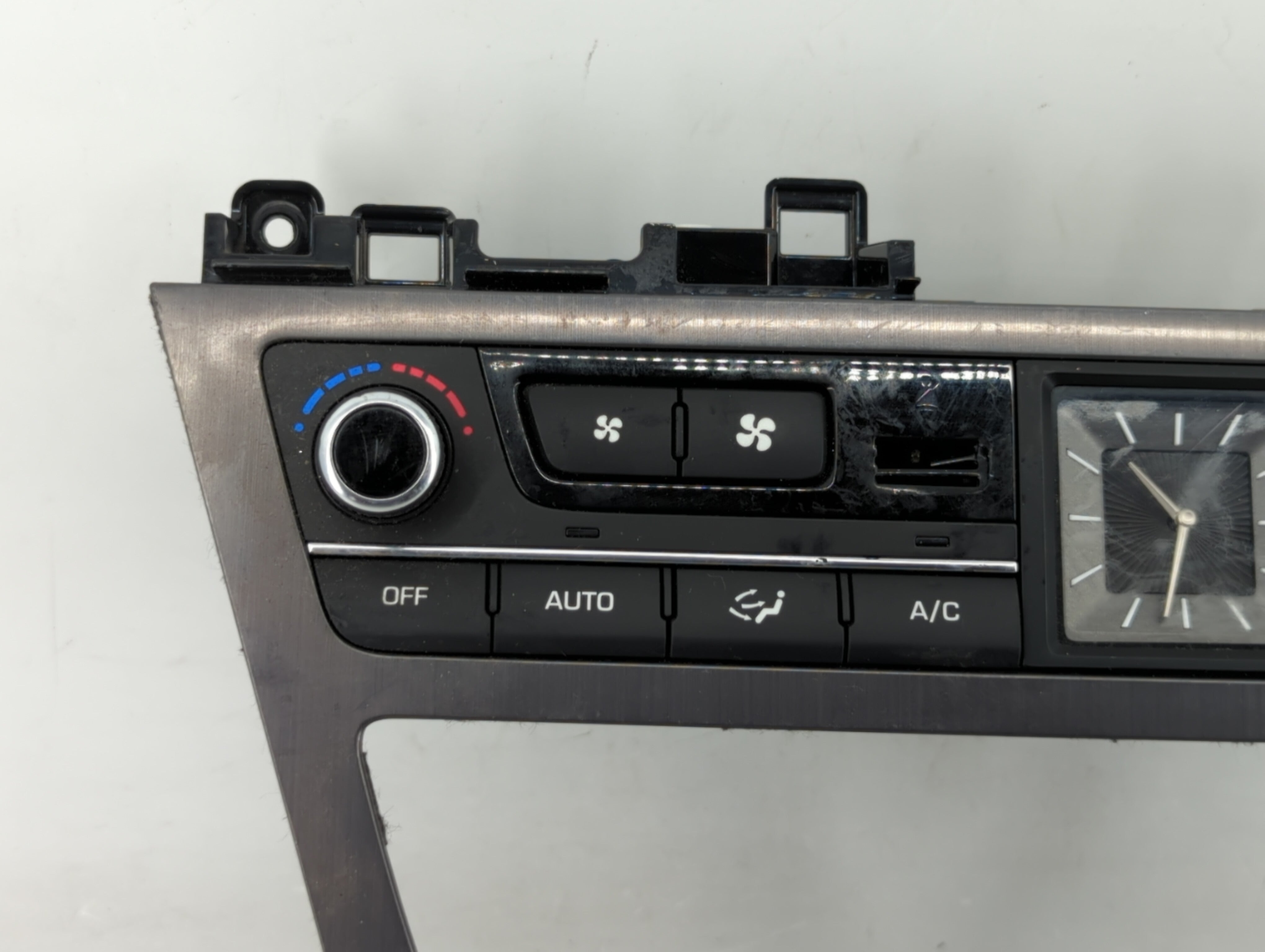 2015-2016 Hyundai Genesis Climate Control Module Temperature AC/Heater Replacement P/N:97250-B1150 84740-B1000 Fits OEM Used Auto Parts - Oemusedautoparts1.com
