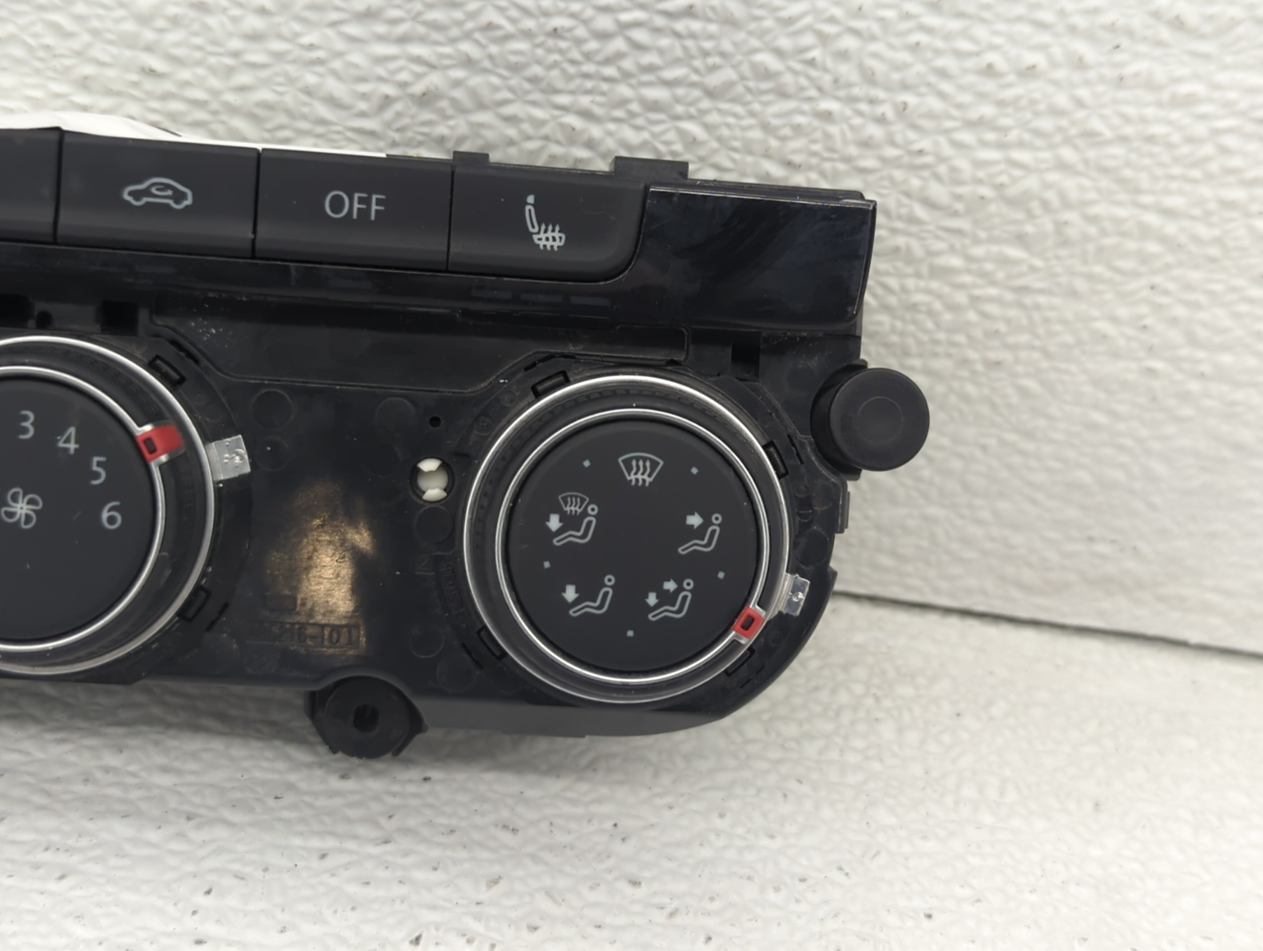 2018-2019 Volkswagen Golf Climate Control Module Temperature AC/Heater Replacement P/N:5HB 012 515 Fits Fits 2018 2019 OEM Used Auto Parts - Oemusedautoparts1.com