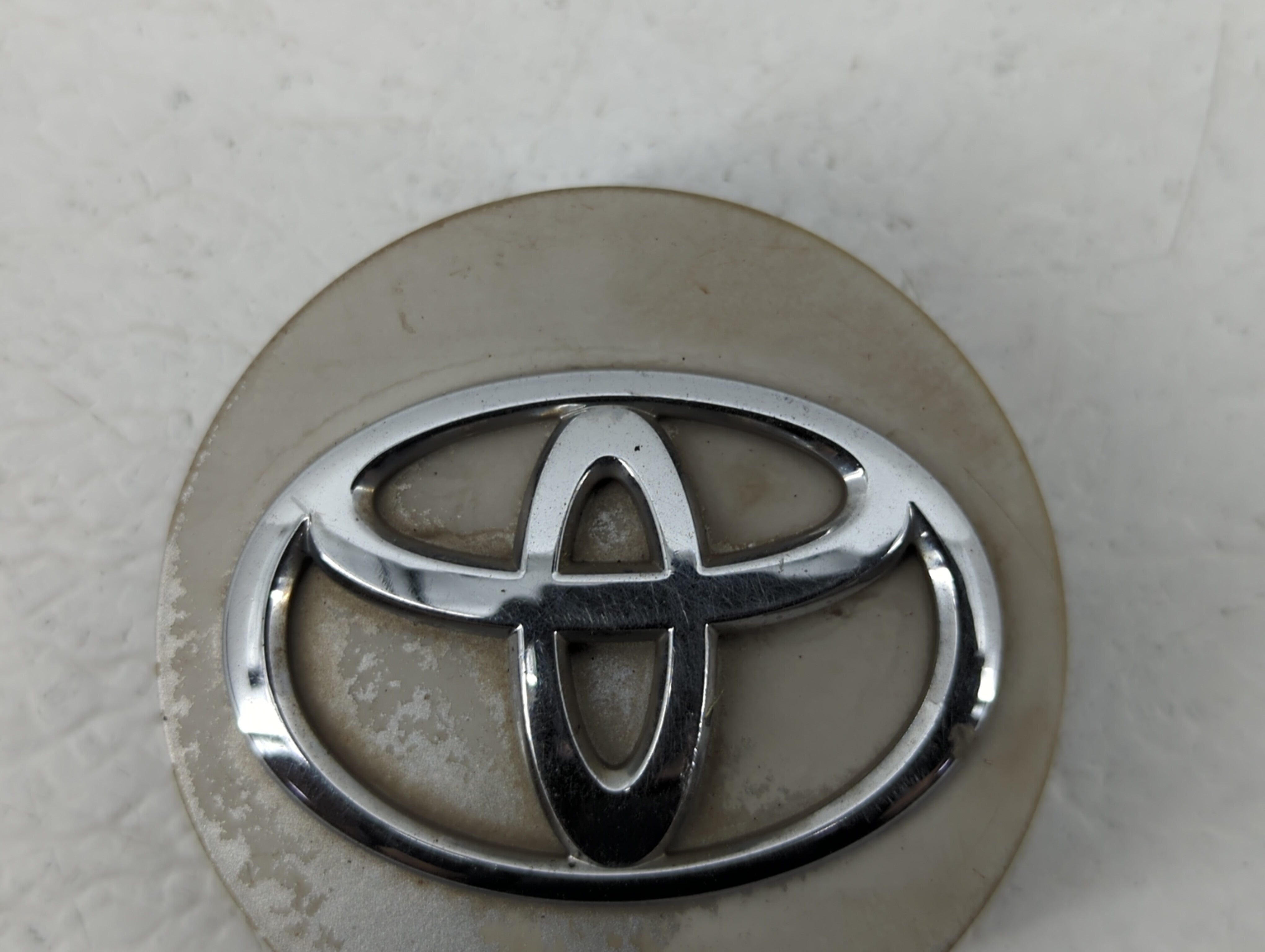 2012 Toyota Sienna Center Cap Oem - Oemusedautoparts1.com