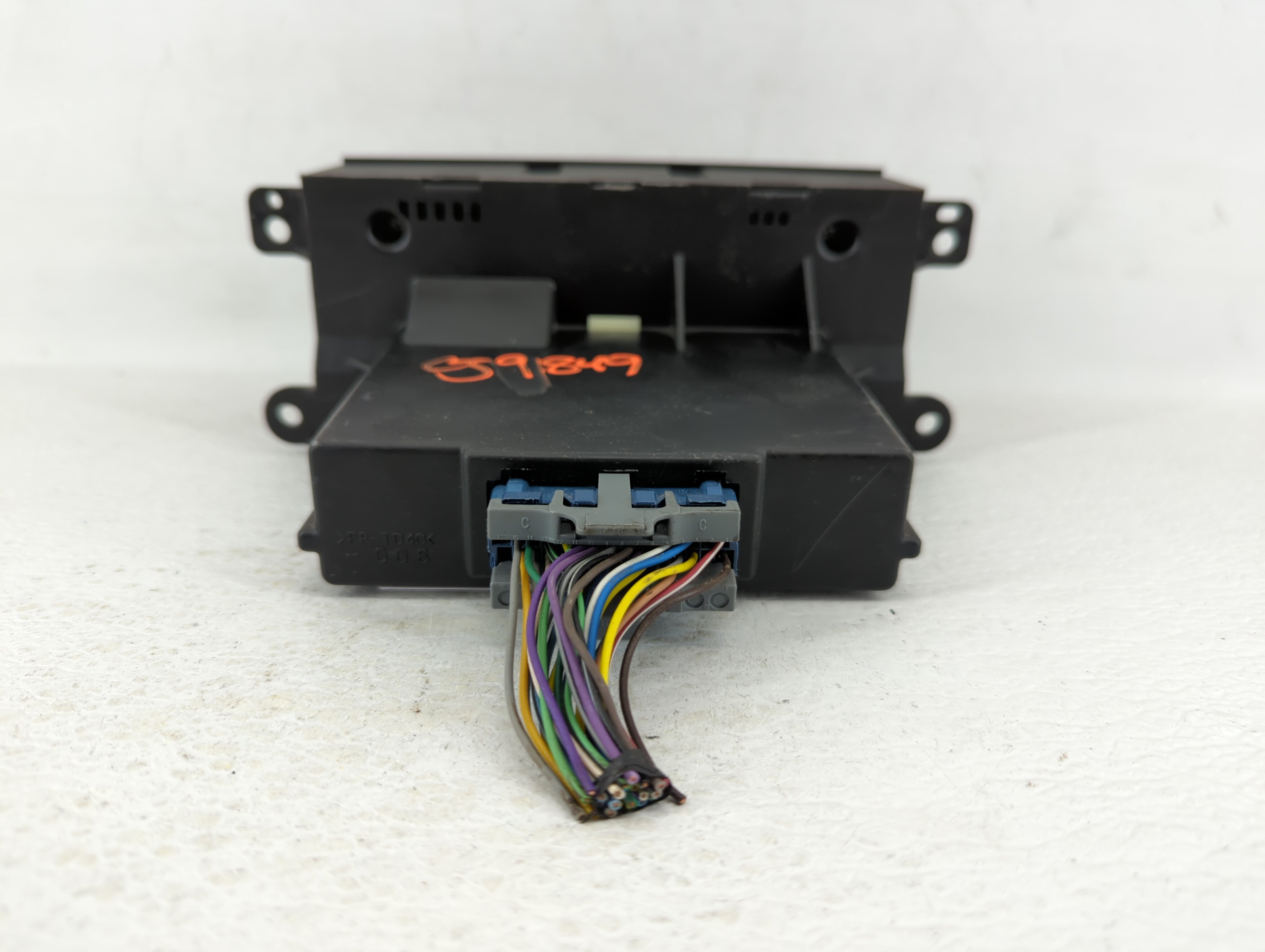 2005-2006 Cadillac Cts Climate Control Module Temperature AC/Heater Replacement P/N:21998813 21998814 Fits Fits 2005 2006 OEM Used Auto Parts - Oemusedautoparts1.com