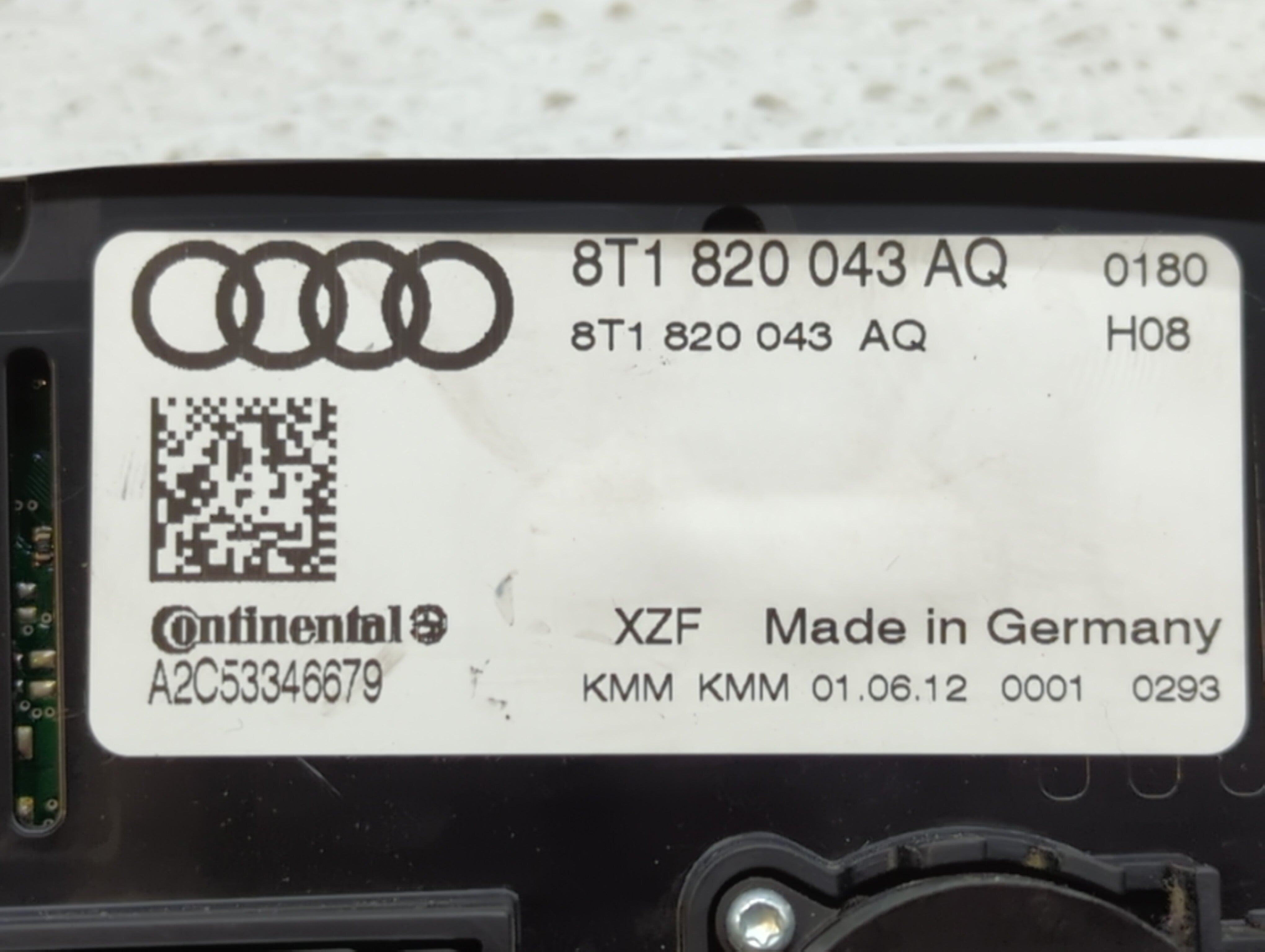 2009-2012 Audi A4 Climate Control Module Temperature AC/Heater Replacement P/N:8T1 820 043 AA 8T1 820 043 AK Fits OEM Used Auto Parts - Oemusedautoparts1.com