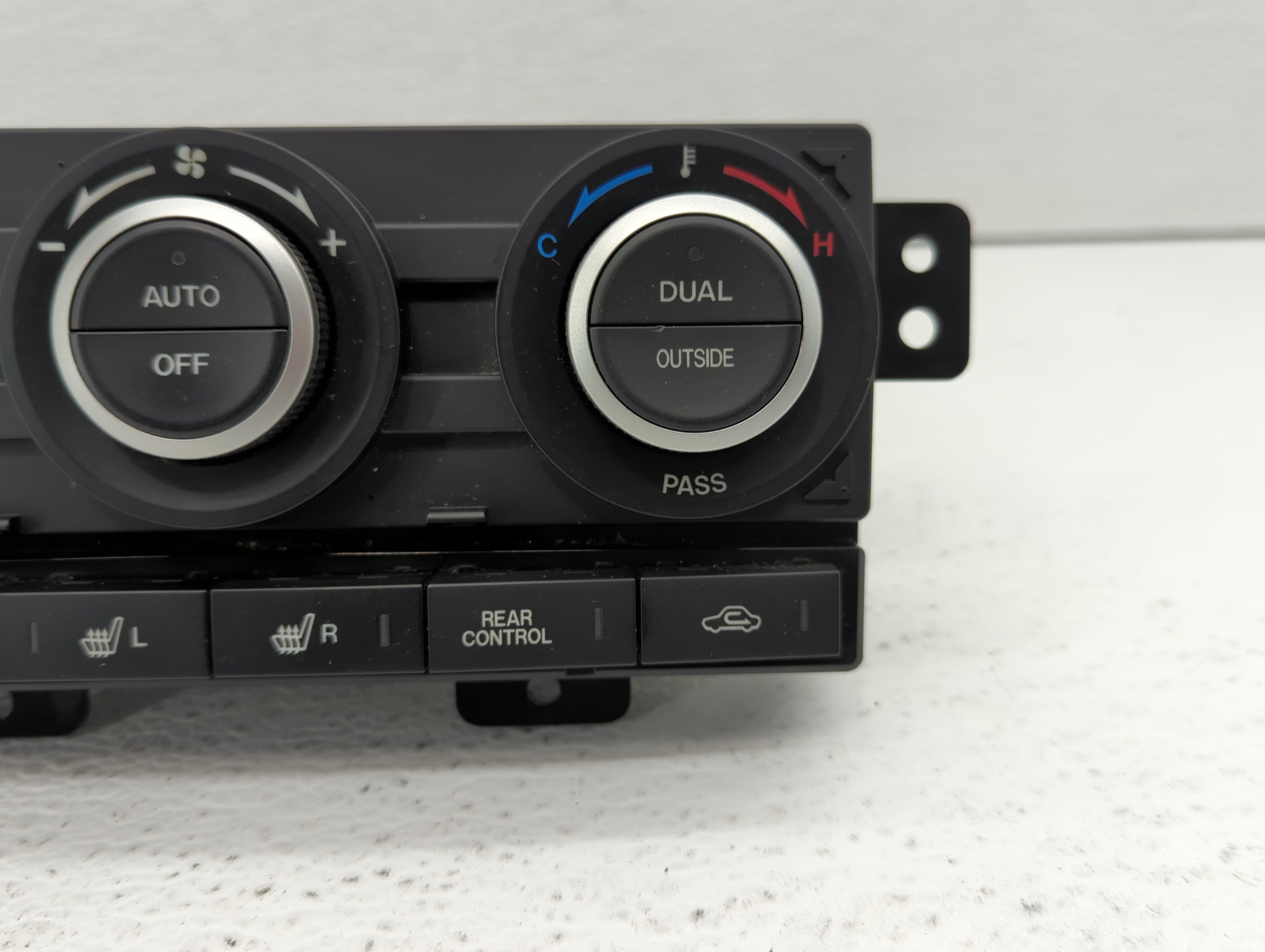 2007-2009 Mazda Cx-9 Climate Control Module Temperature AC/Heater Replacement P/N:TD12 61 190 Fits Fits 2007 2008 2009 OEM Used Auto Parts - Oemusedautoparts1.com