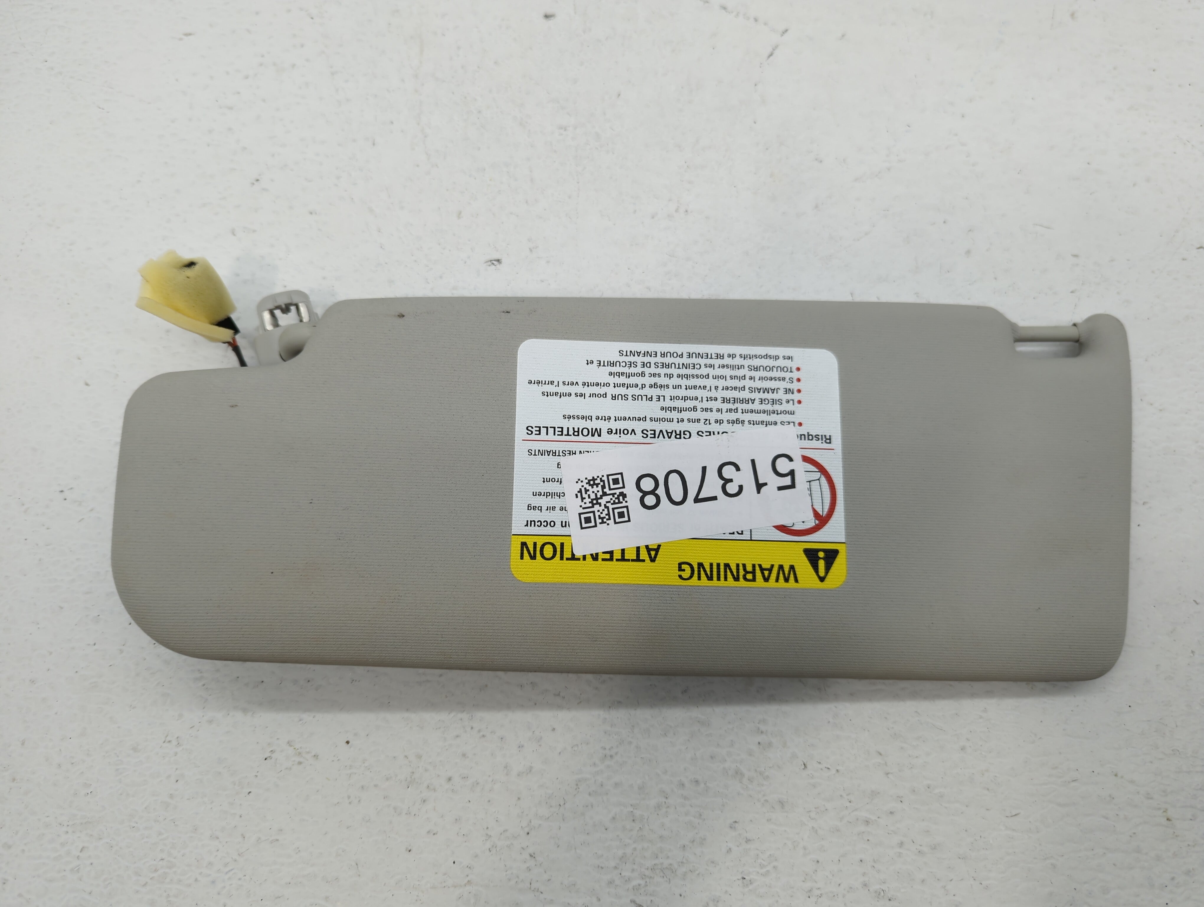 2011-2018 Volkswagen Jetta Sun Visor Shade Replacement Passenger Right Mirror Fits Fits 2011 2012 2013 2014 2015 2016 2017 2018 OEM Used Auto Parts - Oemusedautoparts1.com