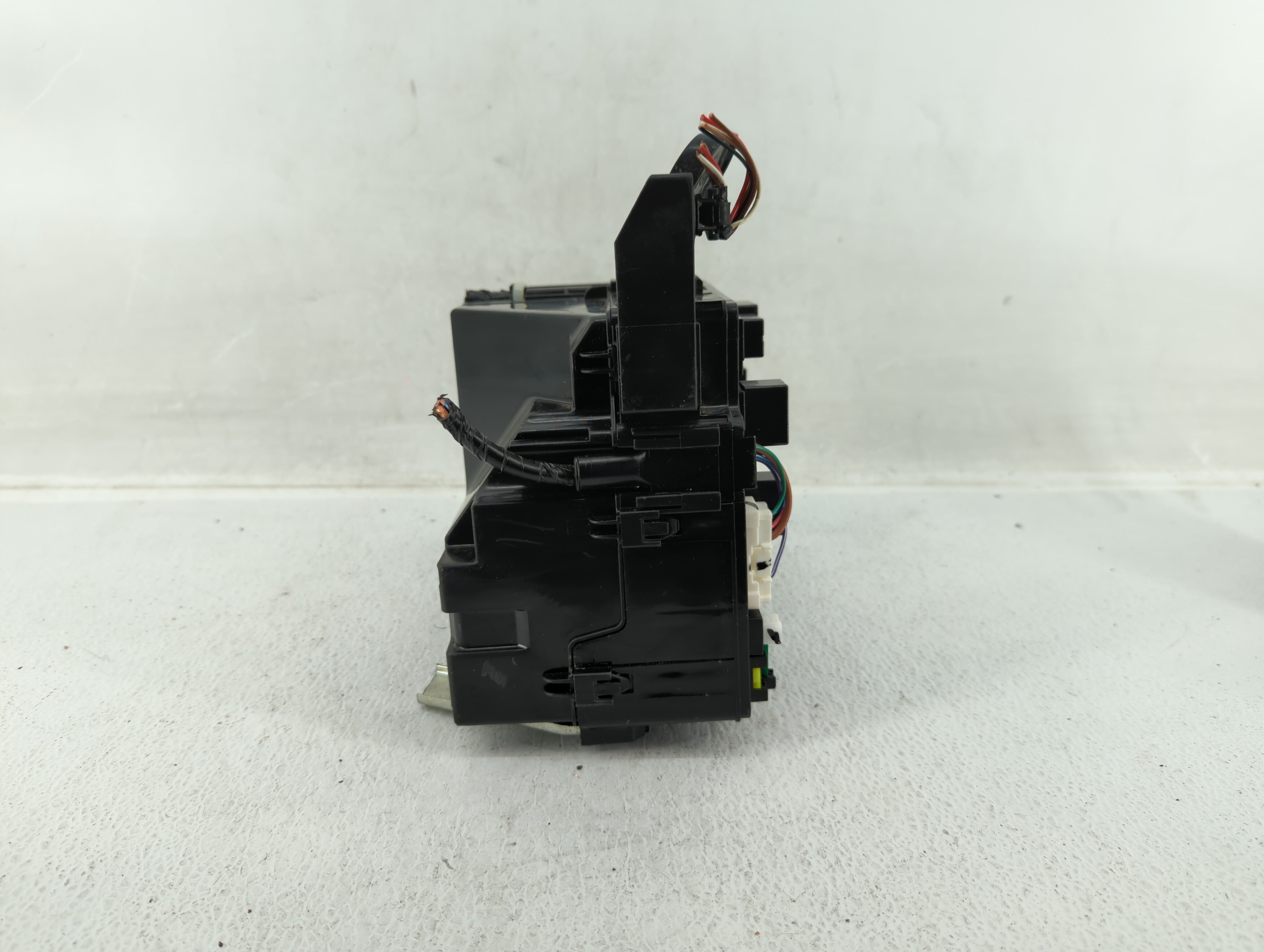 2020 Mitsubishi Mirage Fusebox Fuse Box Panel Relay Module Fits OEM Used Auto Parts - Oemusedautoparts1.com