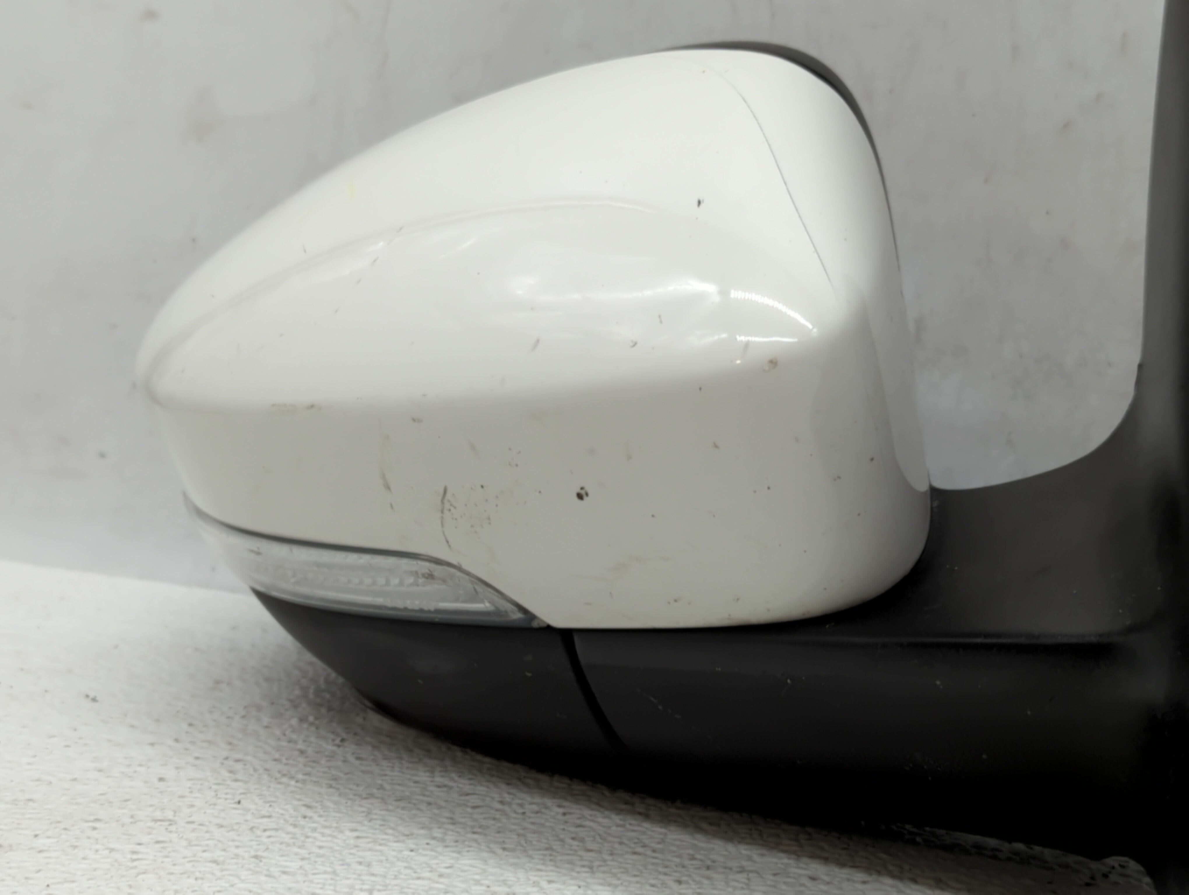 2016 Volkswagen Gli Side Mirror Replacement Passenger Right View Door Mirror Fits OEM Used Auto Parts - Oemusedautoparts1.com