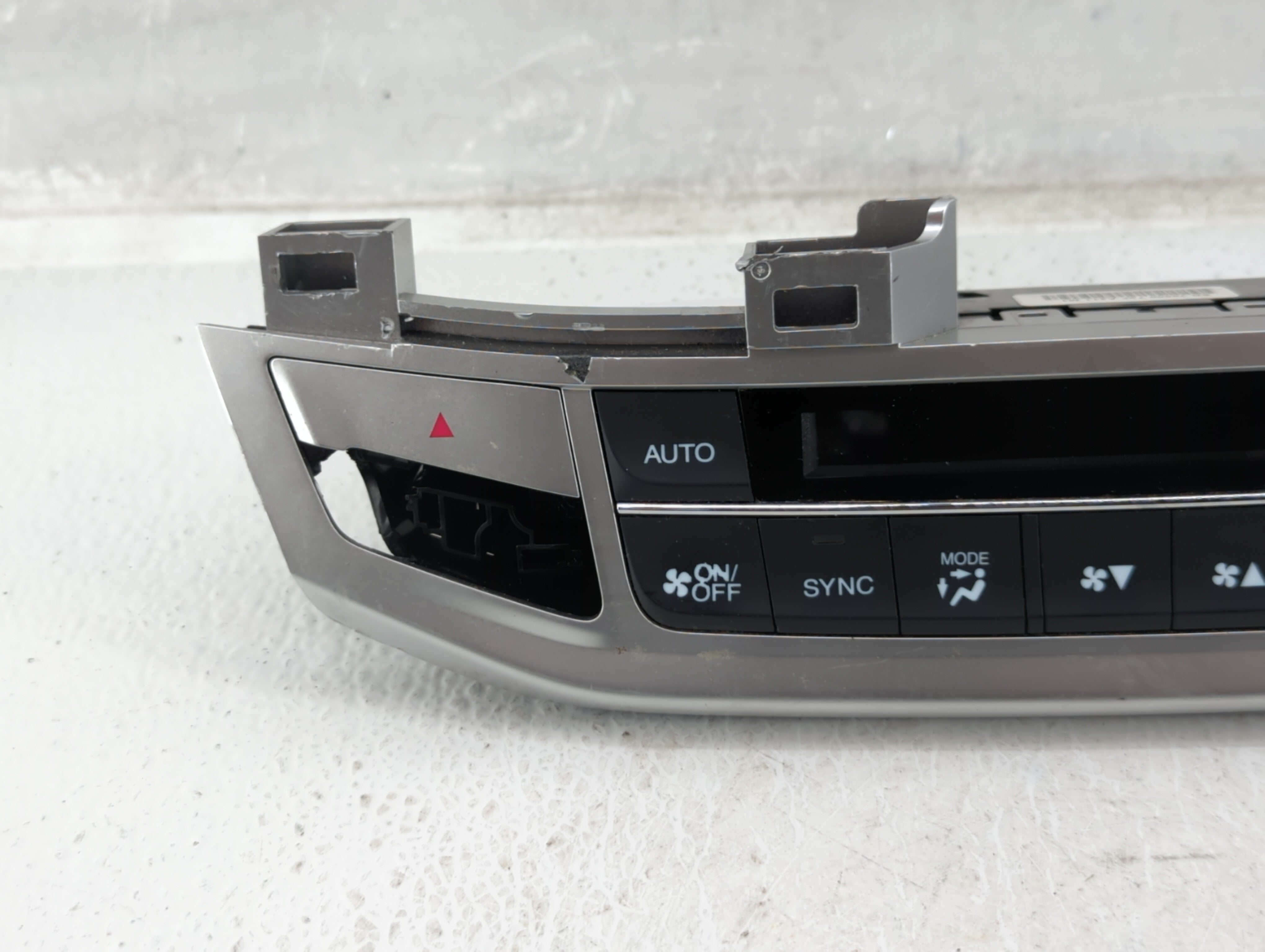 2013-2015 Honda Accord Climate Control Module Temperature AC/Heater Replacement P/N:79600T2FA411M1 Fits Fits 2013 2014 2015 OEM Used Auto Parts - Oemusedautoparts1.com