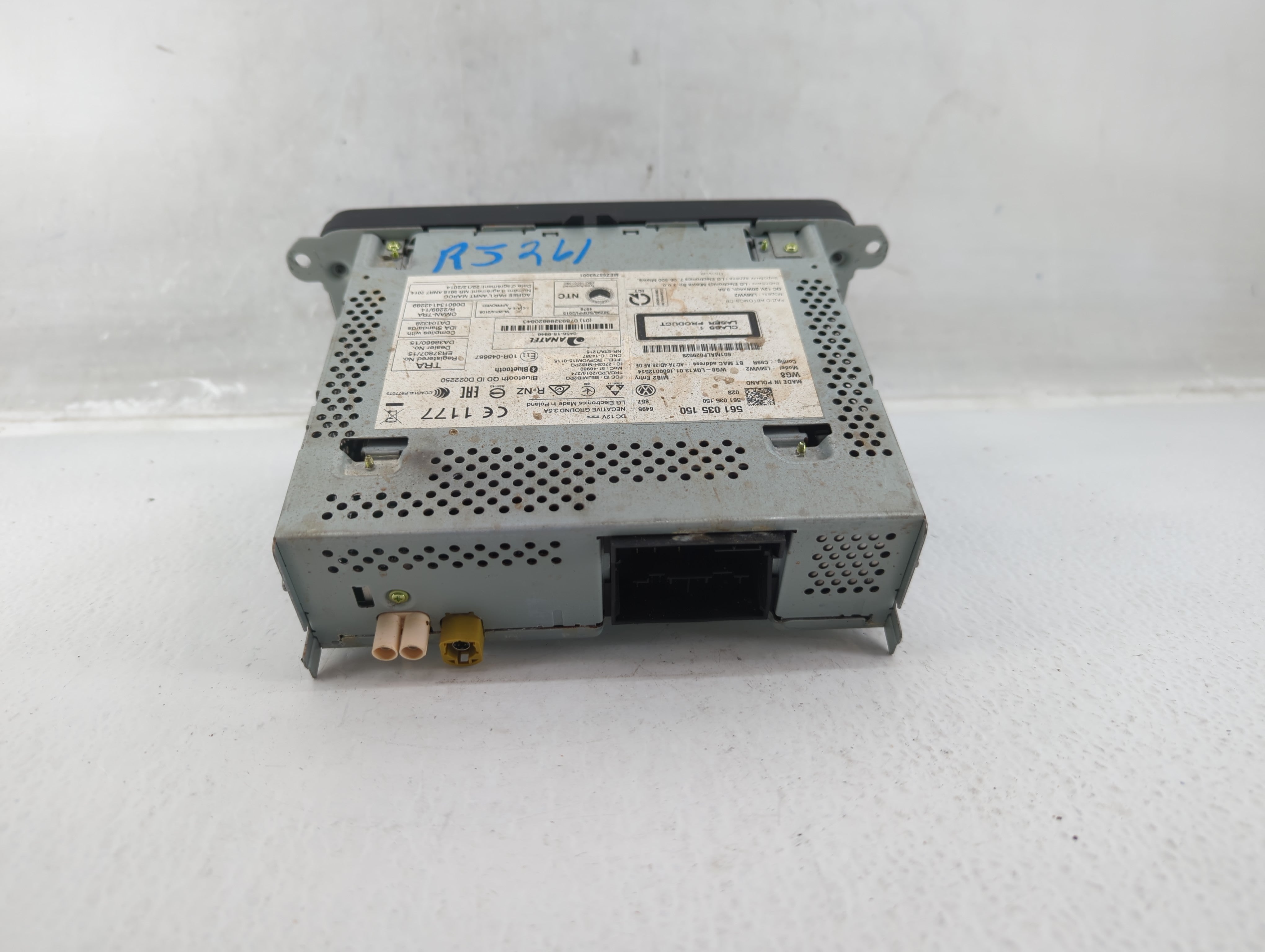 2016 Volkswagen Passat Radio AM FM Cd Player Receiver Replacement P/N:561 035 150 Fits OEM Used Auto Parts - Oemusedautoparts1.com