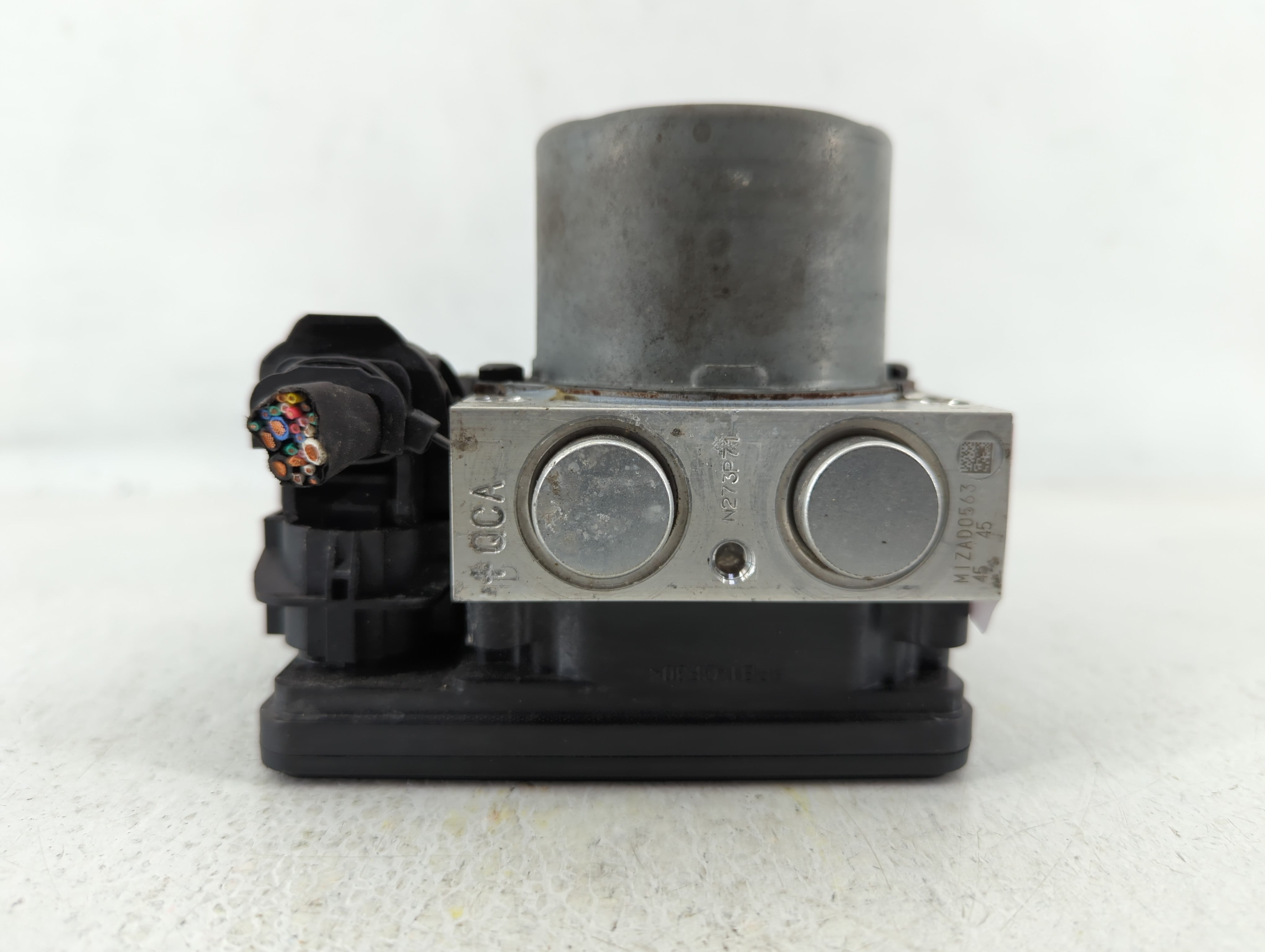 2017-2018 Hyundai Santa Fe ABS Pump Control Module Replacement P/N:58920-4Z300 Fits Fits 2017 2018 OEM Used Auto Parts - Oemusedautoparts1.com