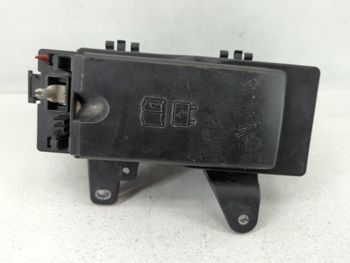 2017-2019 Jaguar Xe Fusebox Fuse Box Panel Relay Module P/N:GX73-14A076-AA Fits 2017 2018 2019 OEM Used Auto Parts