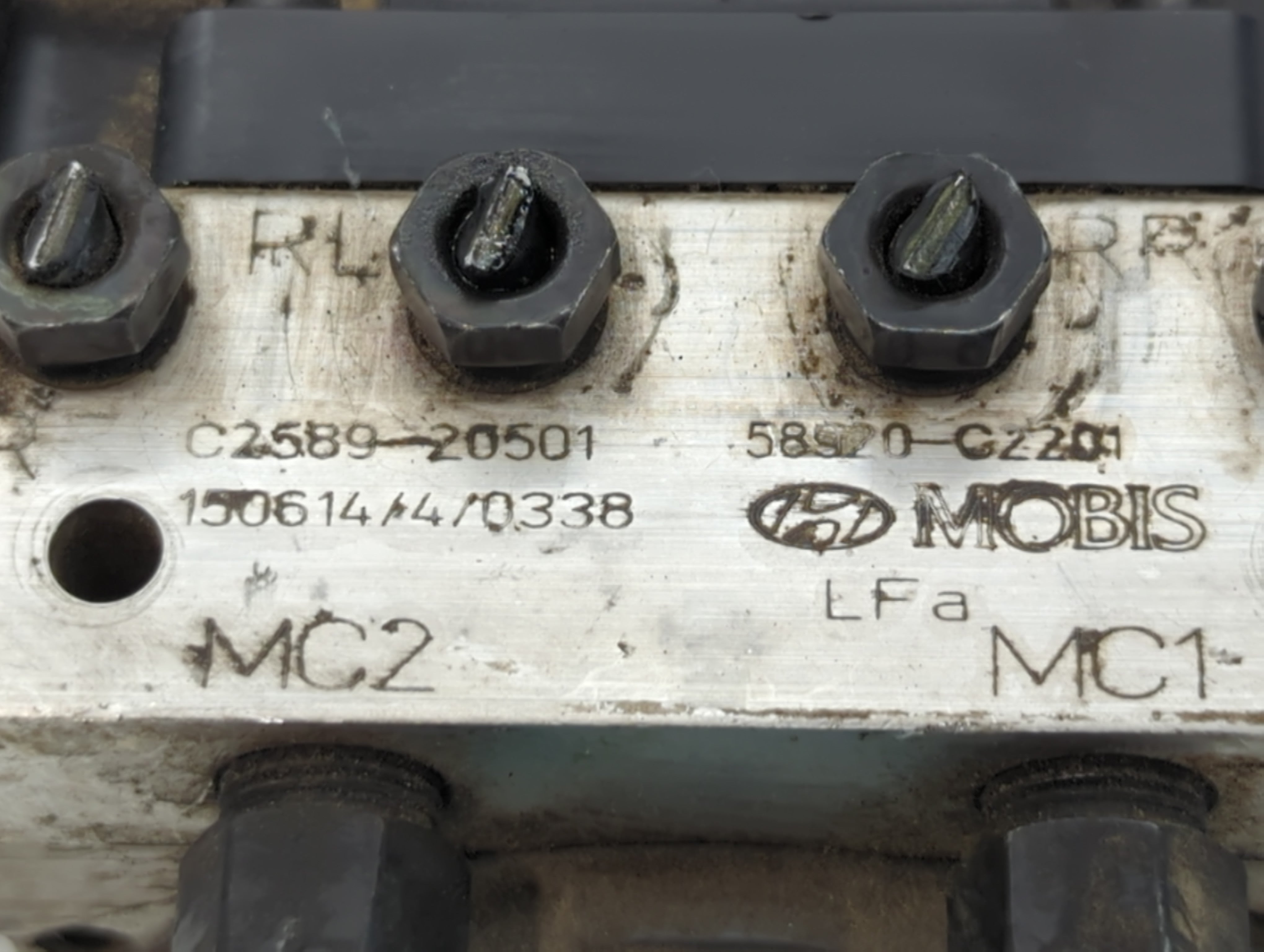 2015 Hyundai Sonata ABS Pump Control Module Replacement P/N:58920-C2201 58920-C2200, C2589-20500 Fits OEM Used Auto Parts - Oemusedautoparts1.com