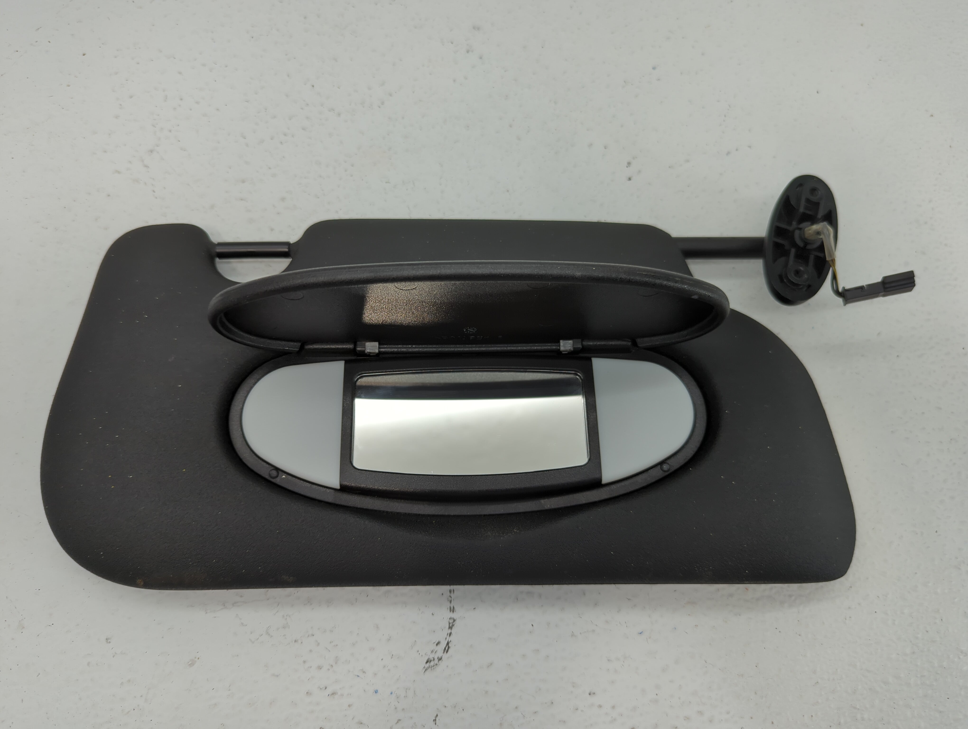 2013 Mini Cooper Sun Visor Shade Replacement Passenger Right Mirror Fits OEM Used Auto Parts - Oemusedautoparts1.com