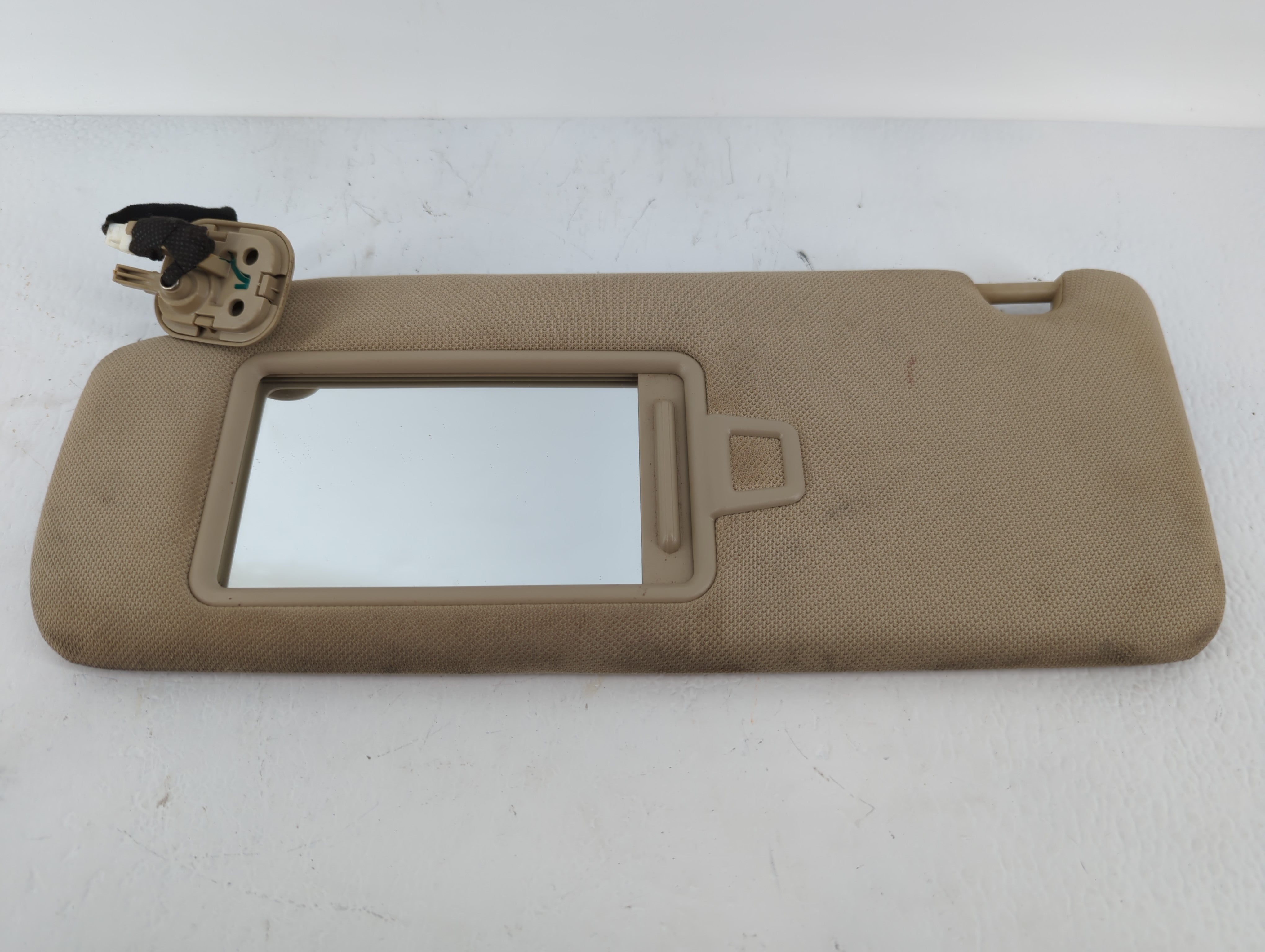2015-2019 Hyundai Sonata Sun Visor Shade Replacement Driver Left Mirror Fits Fits 2015 2016 2017 2018 2019 OEM Used Auto Parts - Oemusedautoparts1.com