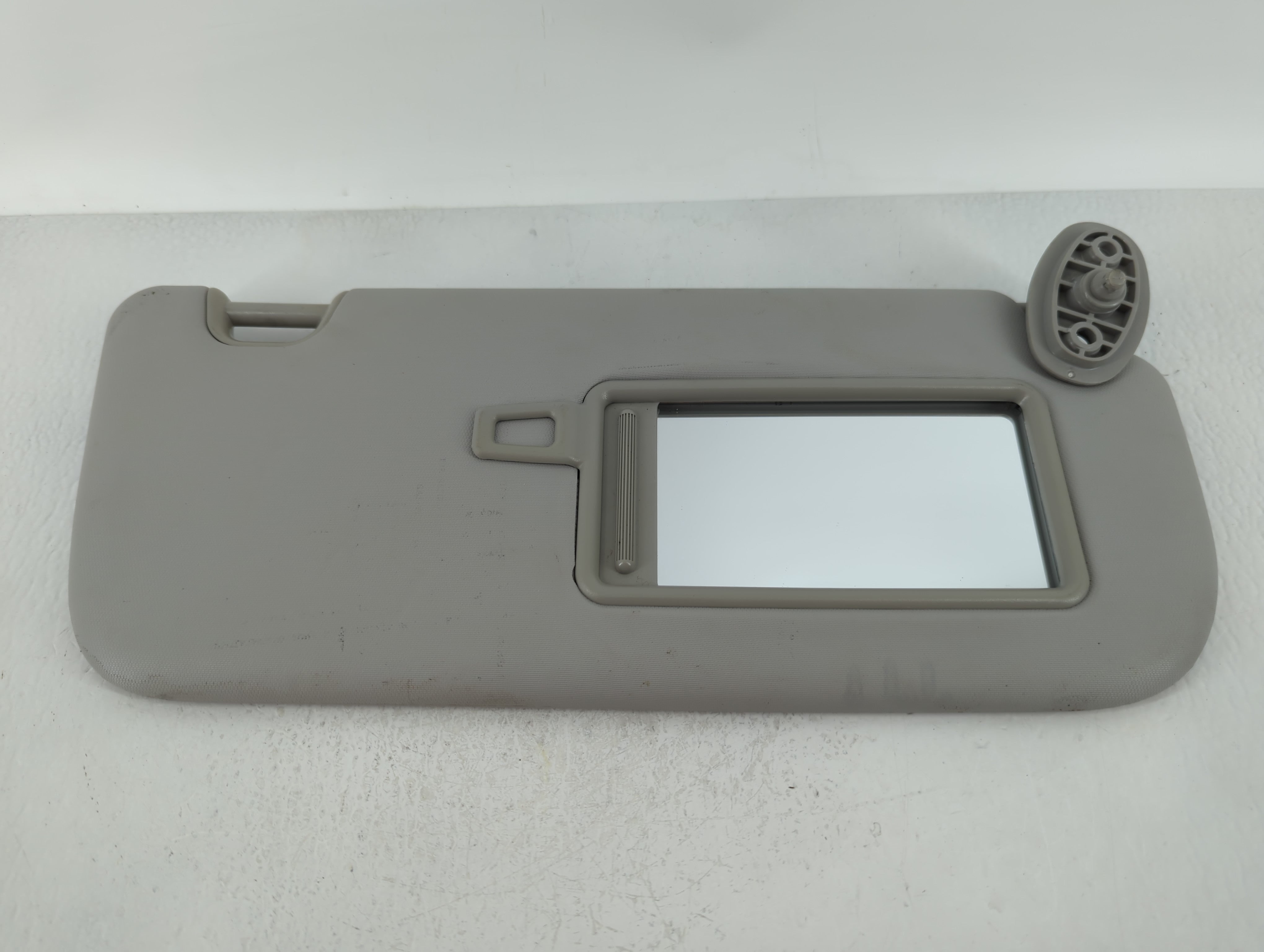 2014-2019 Kia Soul Sun Visor Shade Replacement Passenger Right Mirror Fits Fits 2014 2015 2016 2017 2018 2019 OEM Used Auto Parts - Oemusedautoparts1.com