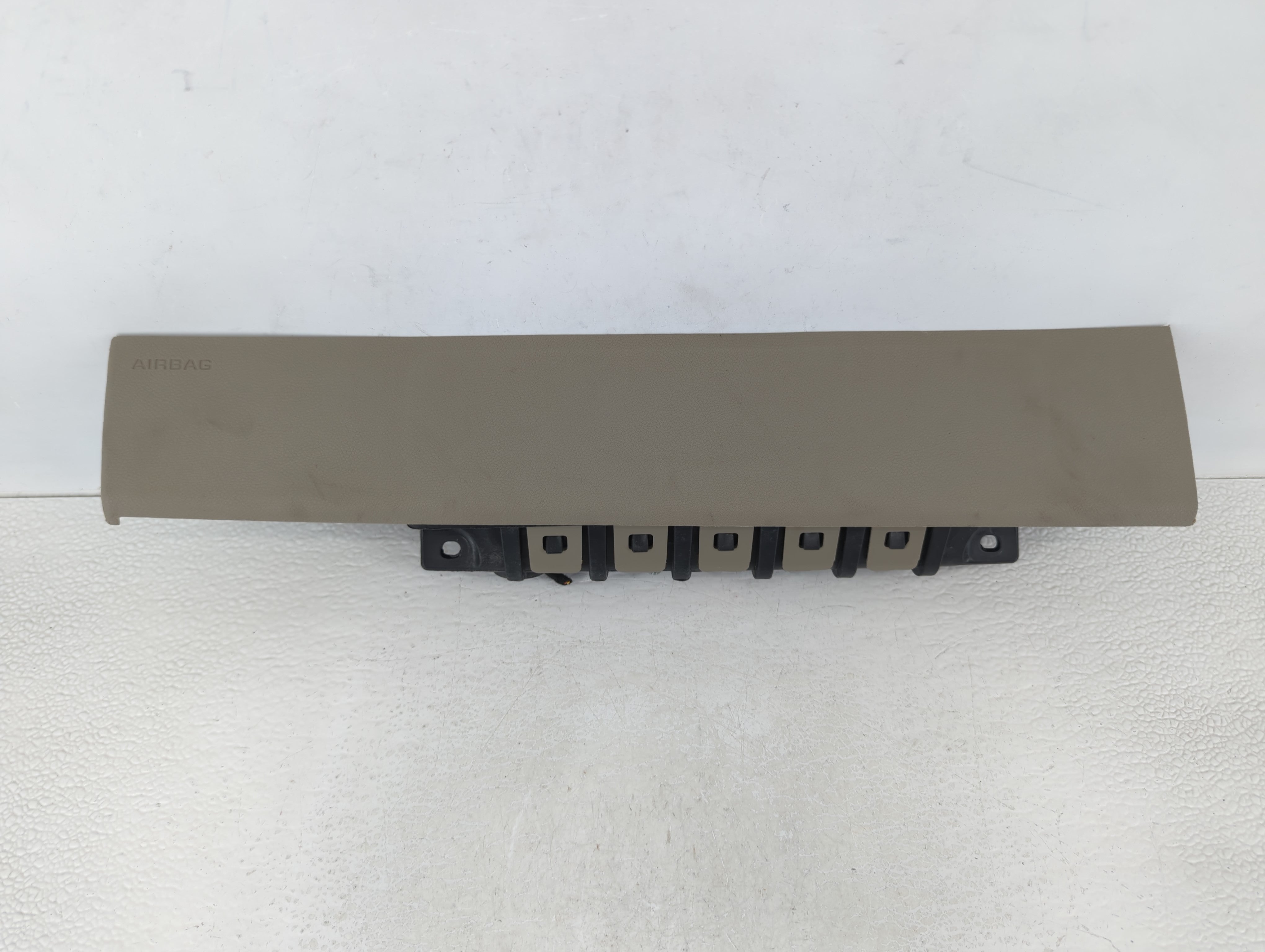 2011-2015 Chevrolet Volt Air Bag Driver Left Steering Wheel Mounted P/N:13393369 0589-P1-000648 Fits OEM Used Auto Parts - Oemusedautoparts1.com