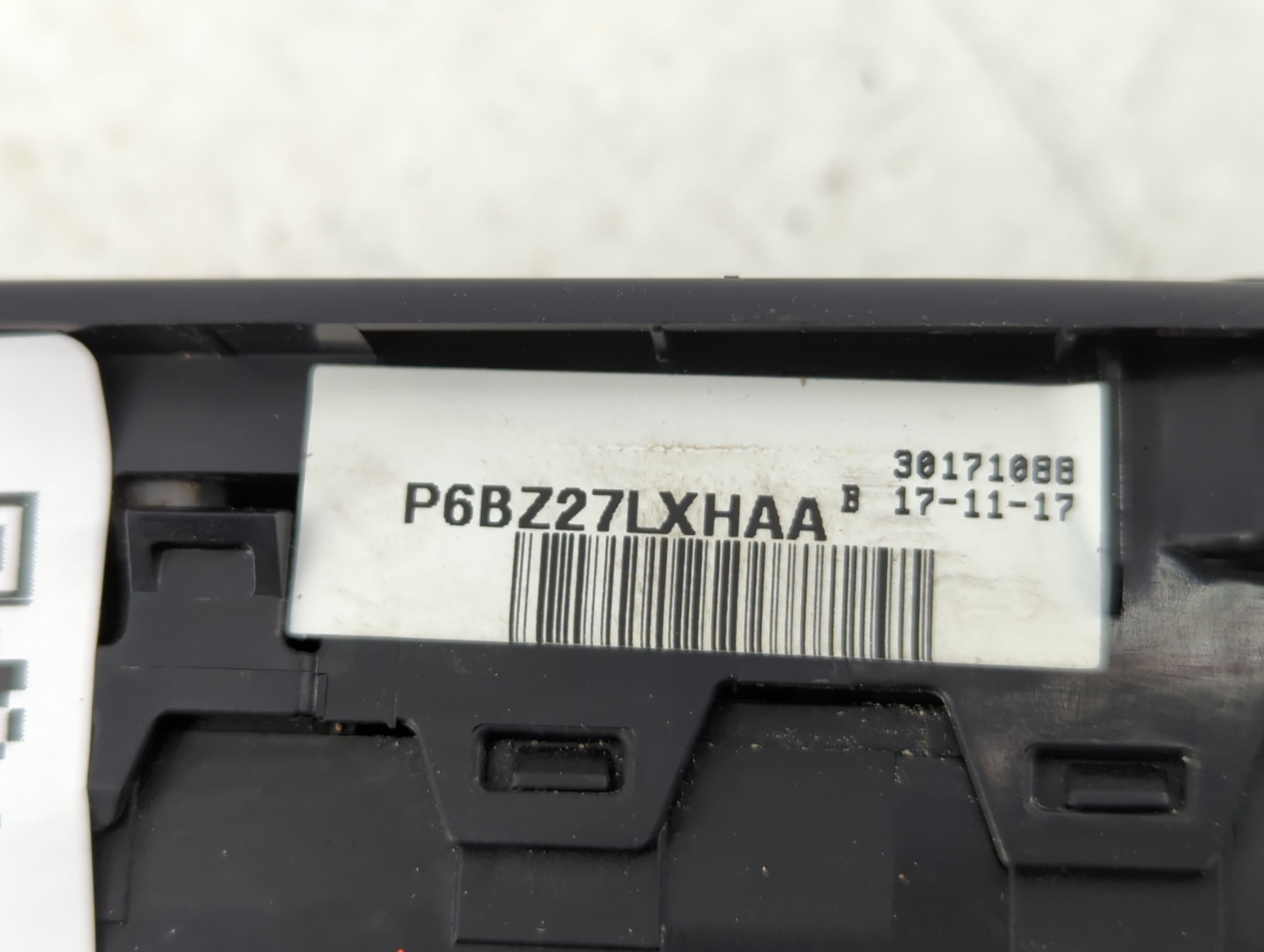 2018 Jeep Compass Master Power Window Switch Replacement Driver Side Left P/N:30171088 P6BZ27LXHAA Fits OEM Used Auto Parts - Oemusedautoparts1.com