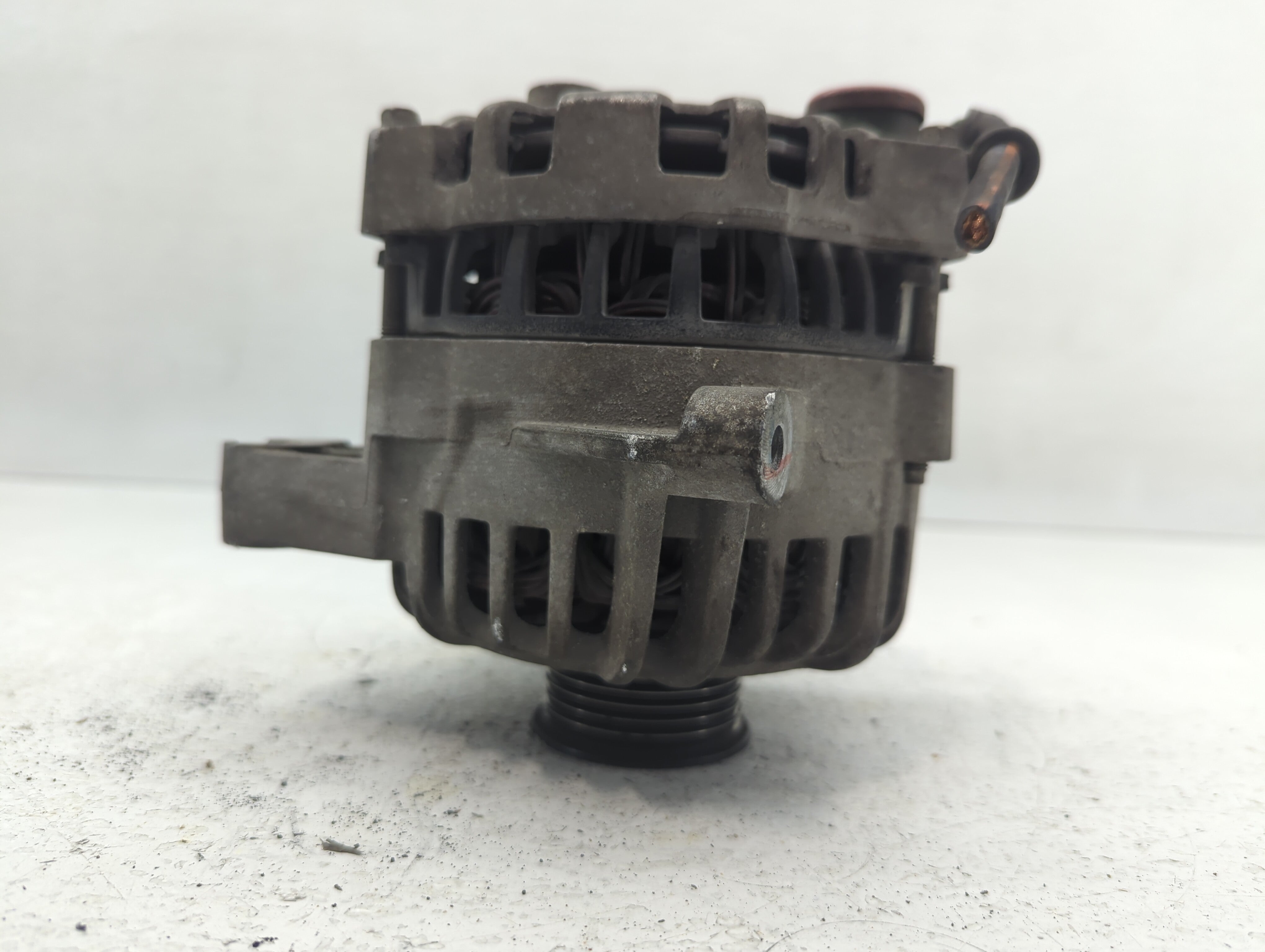 2005 Ford Expedition Alternator Replacement Generator Charging Assembly Engine OEM P/N:0501215 5L7T-CB, 62116, 6L7T-AA Fits OEM Used Auto Parts - Oemusedautoparts1.com