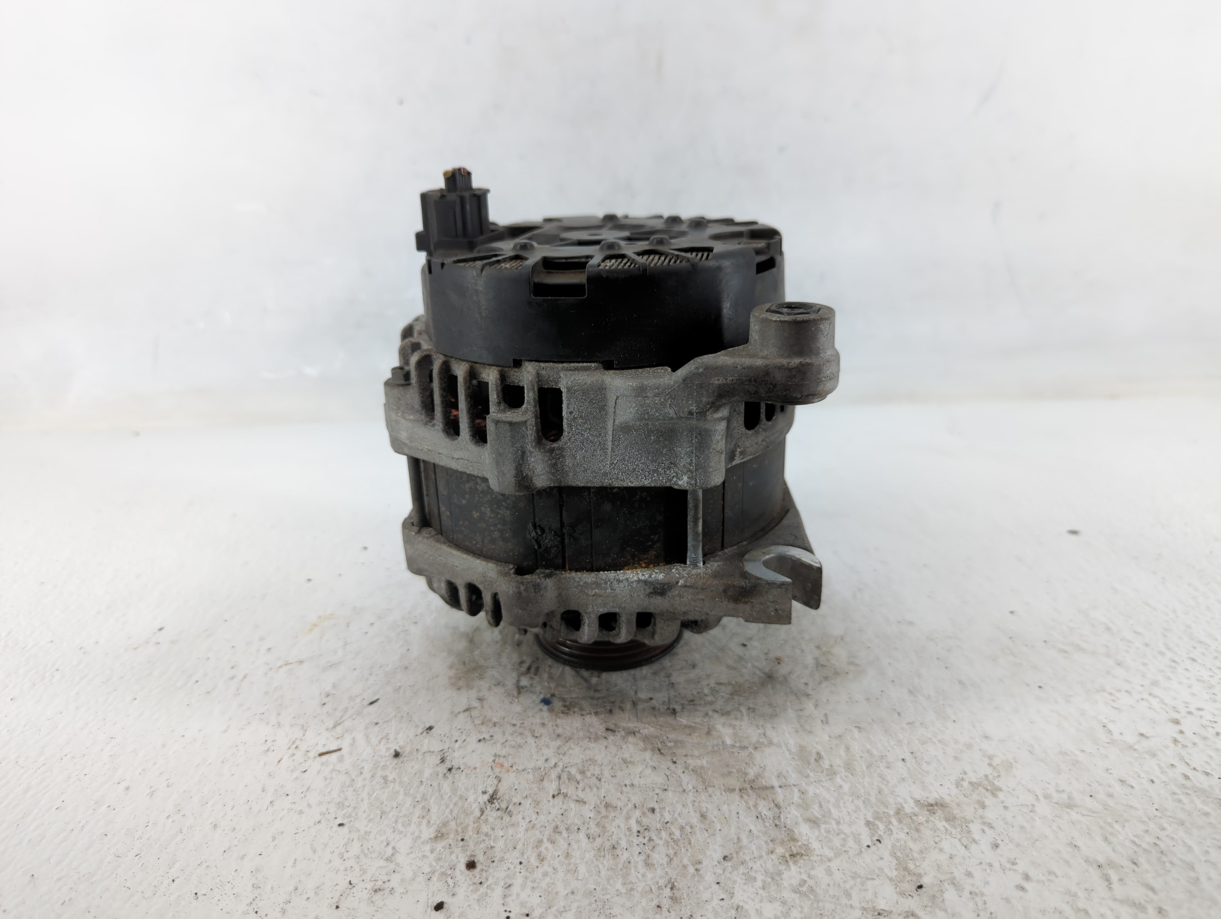 2015 Ford Expedition Alternator Replacement Generator Charging Assembly Engine OEM P/N:FL1T-10300-AB Fits OEM Used Auto Parts - Oemusedautoparts1.com