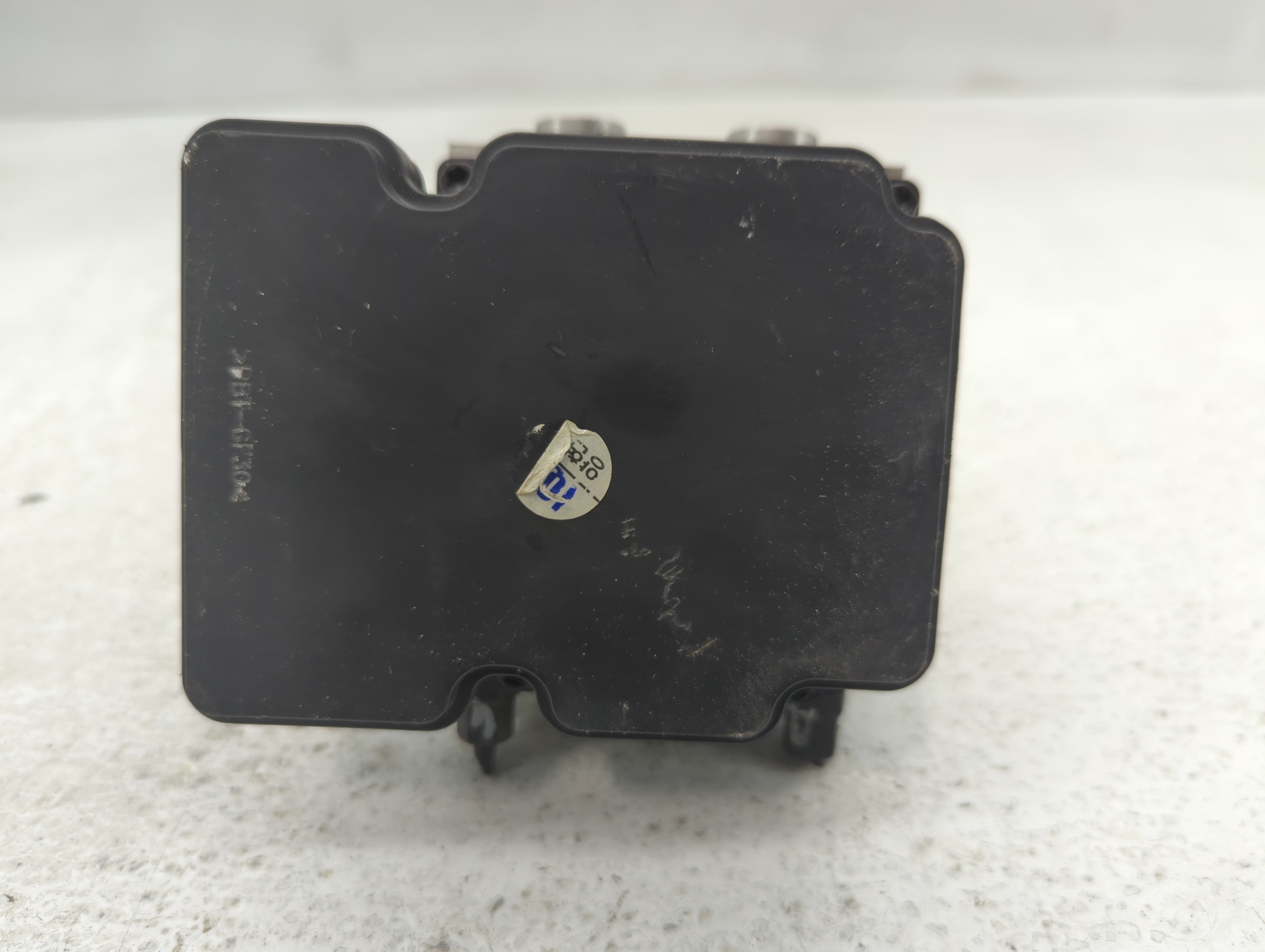 2016-2018 Kia Sorento ABS Pump Control Module Replacement P/N:58910-C6800 Fits Fits 2016 2017 2018 OEM Used Auto Parts - Oemusedautoparts1.com