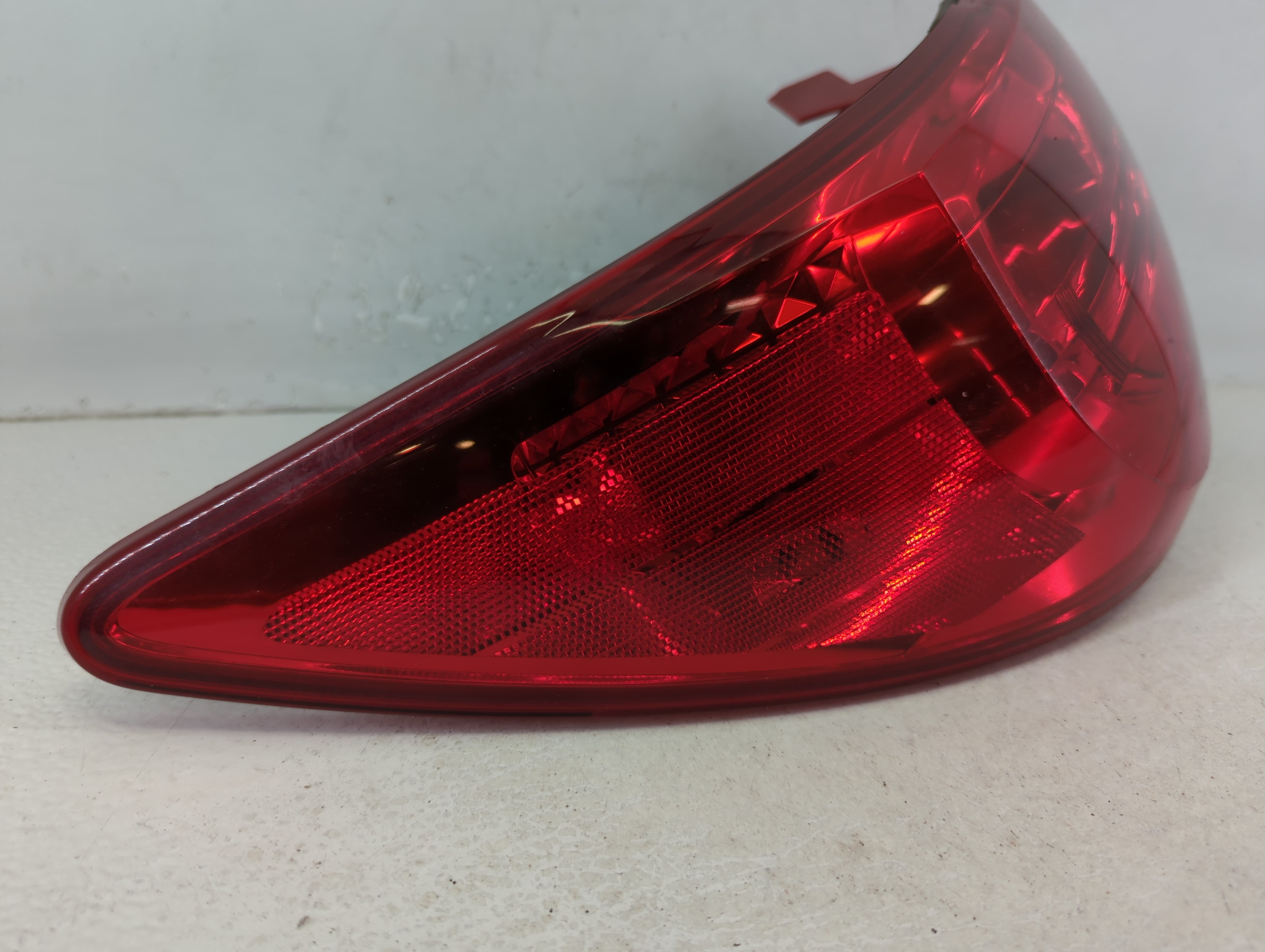 2011 Chevrolet Traverse Tail Light Assembly Driver Left OEM P/N:ZFY-00928-GM Fits OEM Used Auto Parts - Oemusedautoparts1.com