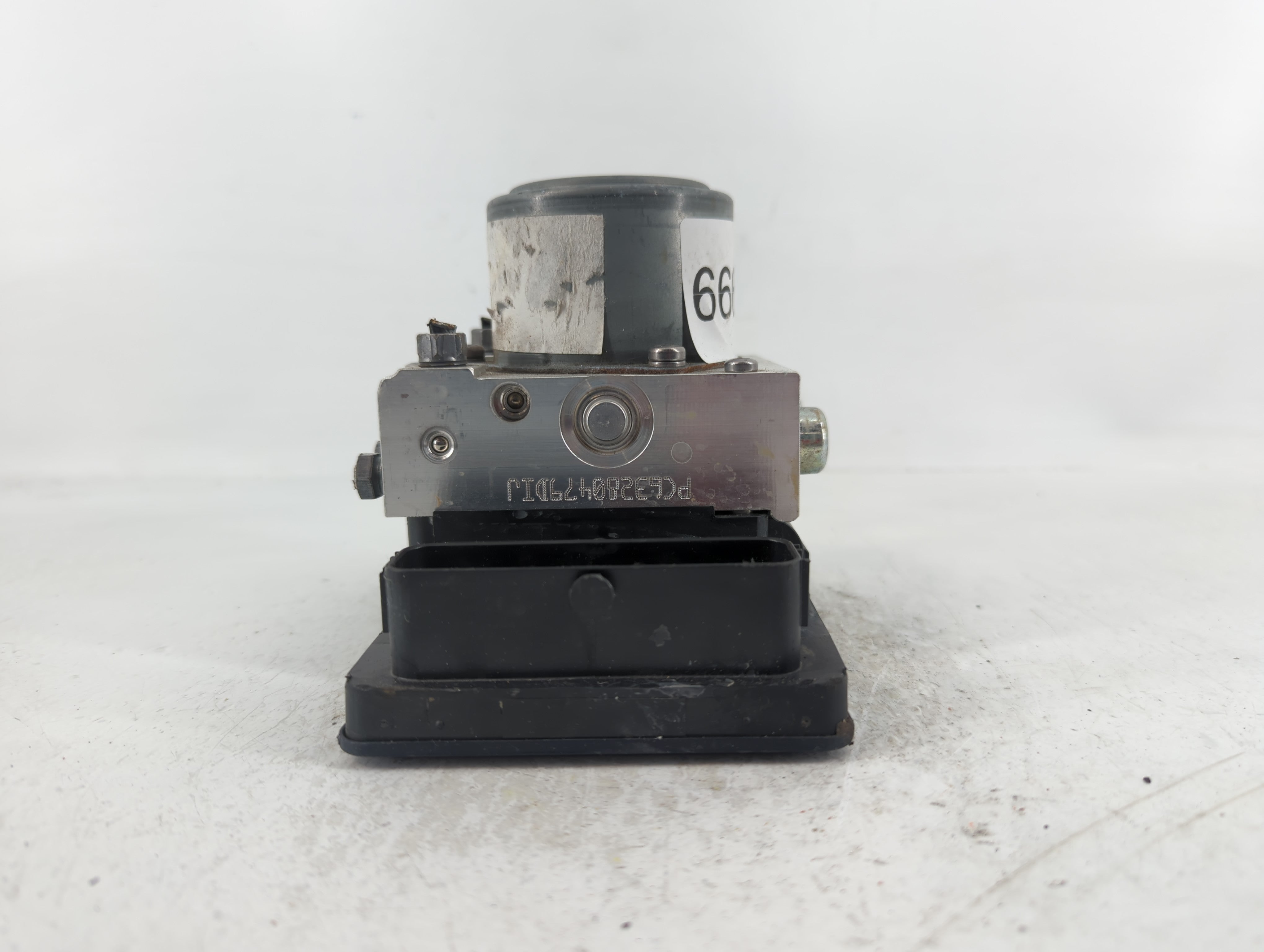 2015-2017 Jeep Renegade ABS Pump Control Module Replacement P/N:52062978 Fits Fits 2015 2016 2017 OEM Used Auto Parts - Oemusedautoparts1.com