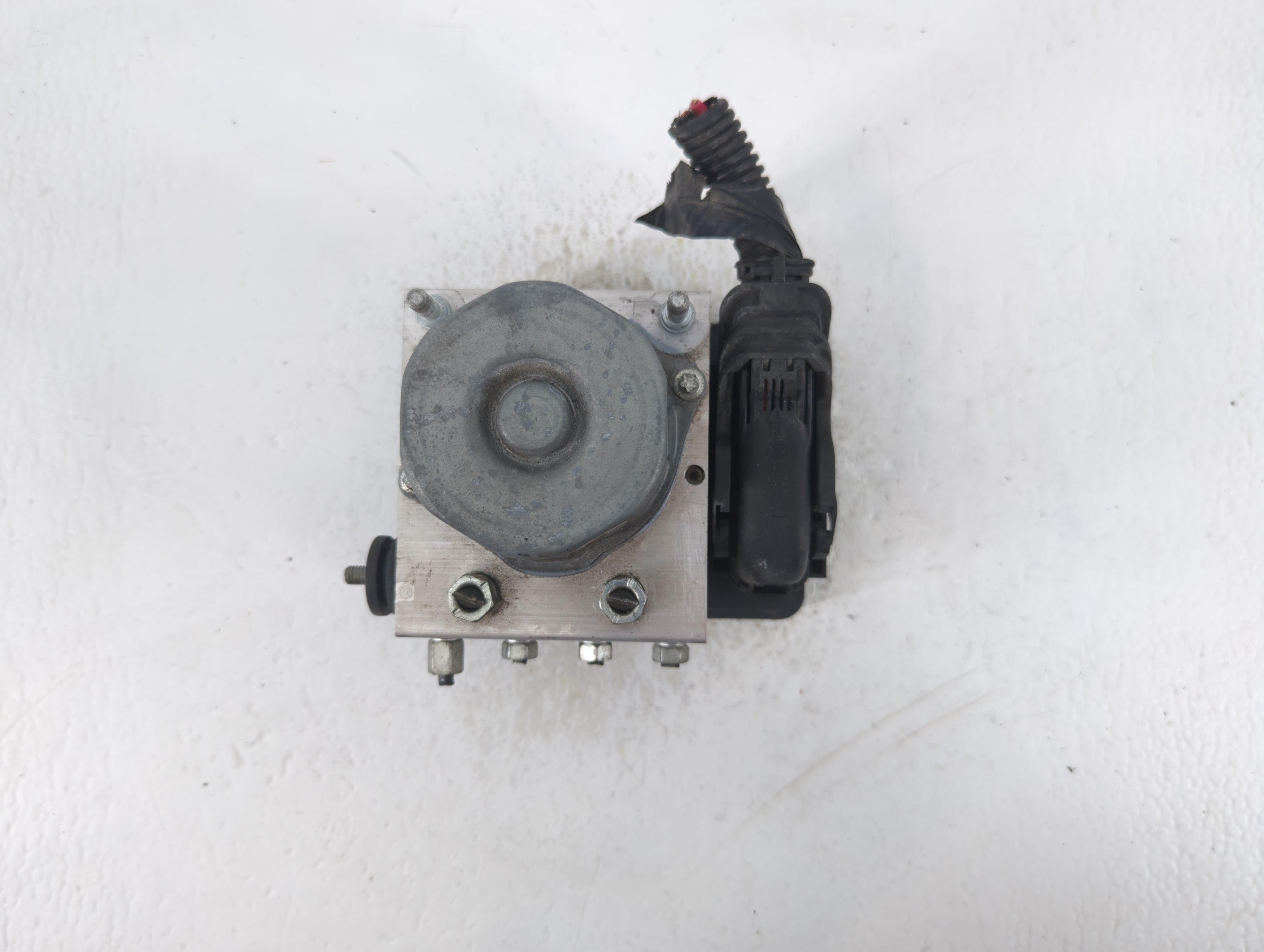 2015-2016 Honda Cr-V ABS Pump Control Module Replacement P/N:57110-T4X-A030-M1 Fits Fits 2015 2016 OEM Used Auto Parts - Oemusedautoparts1.com