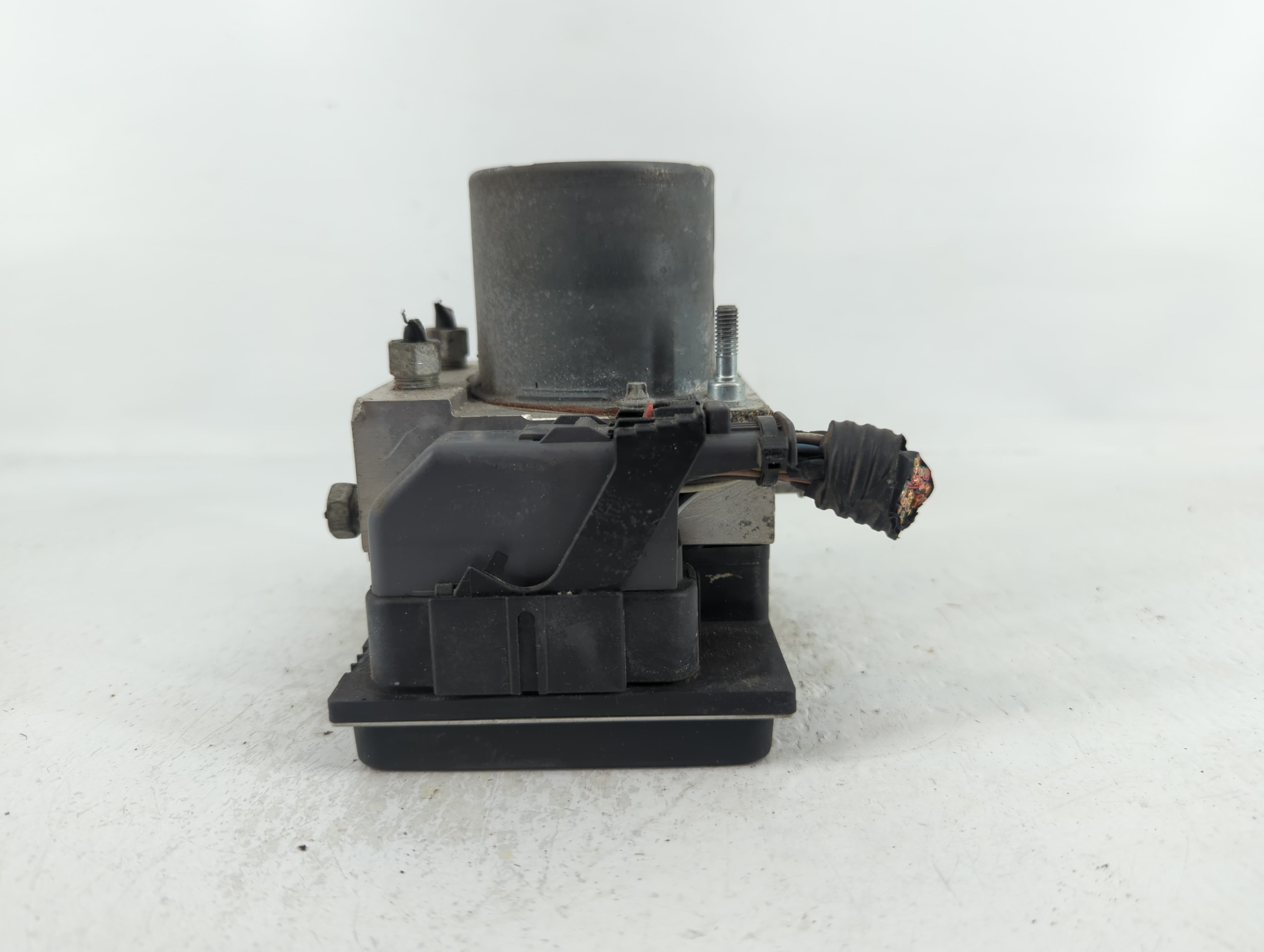 2017 Chevrolet Traverse ABS Pump Control Module Replacement P/N:0 265 252 847 23407415 Fits Fits 2012 2013 2014 2015 2016 OEM Used Auto Parts - Oemusedautoparts1.com