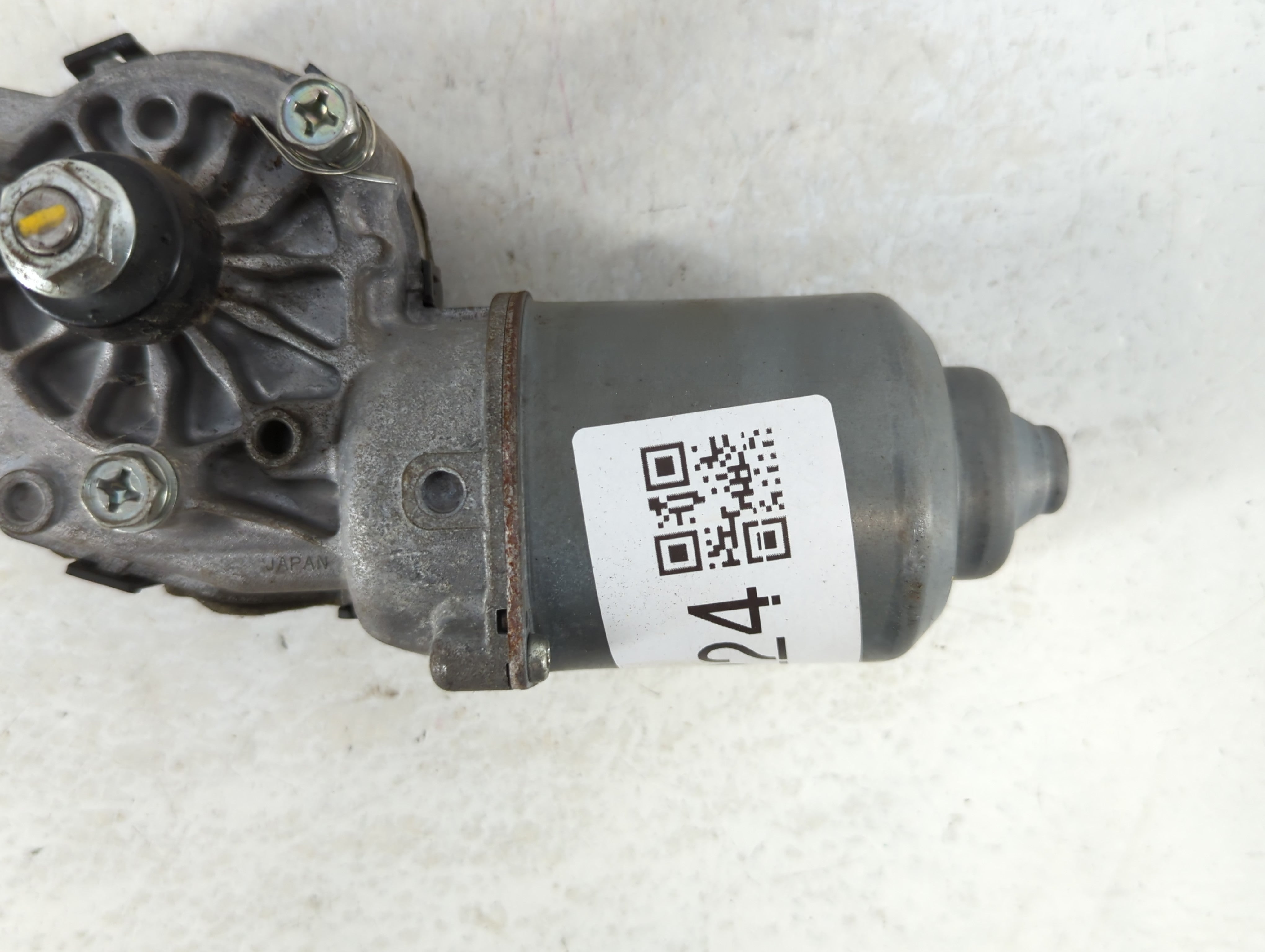 2007 Suzuki Vitara Front Windshield Wiper Motor P/N:38110-65JOO Fits Fits 2006 2008 2009 2010 2011 2012 2013 OEM Used Auto Parts - Oemusedautoparts1.com